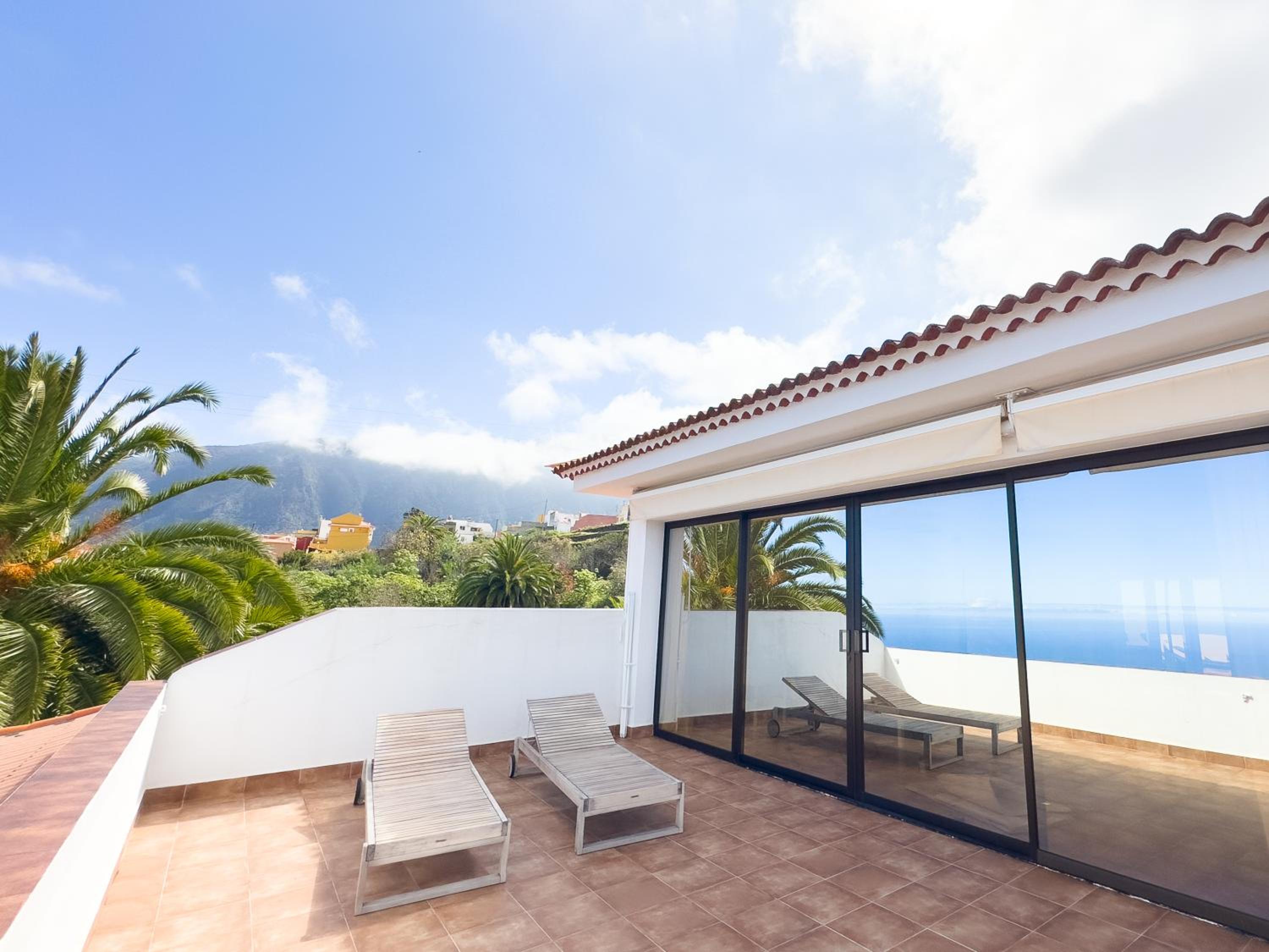 Dragon Tree Villa with Heated Private Pool Tenerife