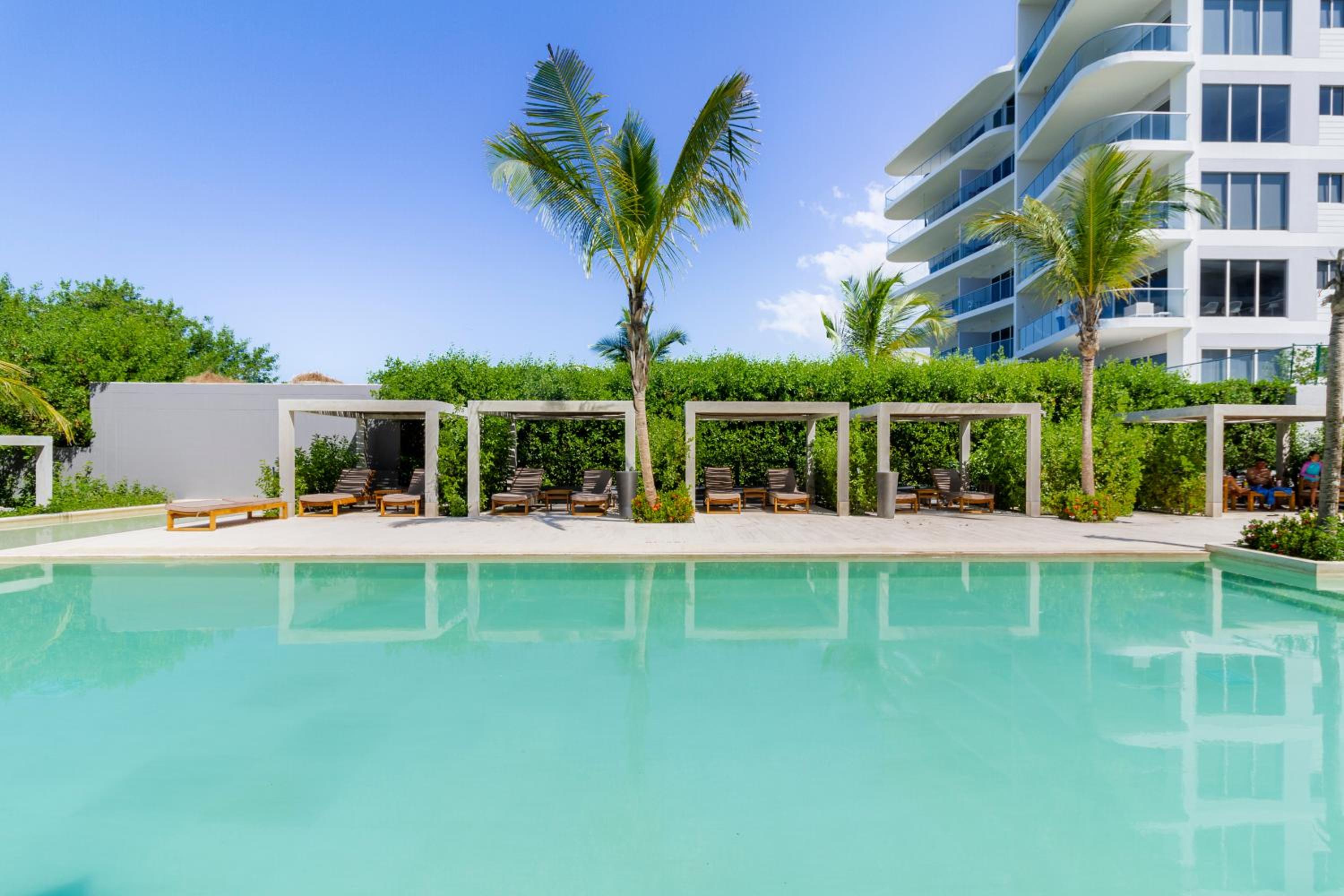 Apto 2 habitaciones Piscinas Frente a la playa en Cartagena