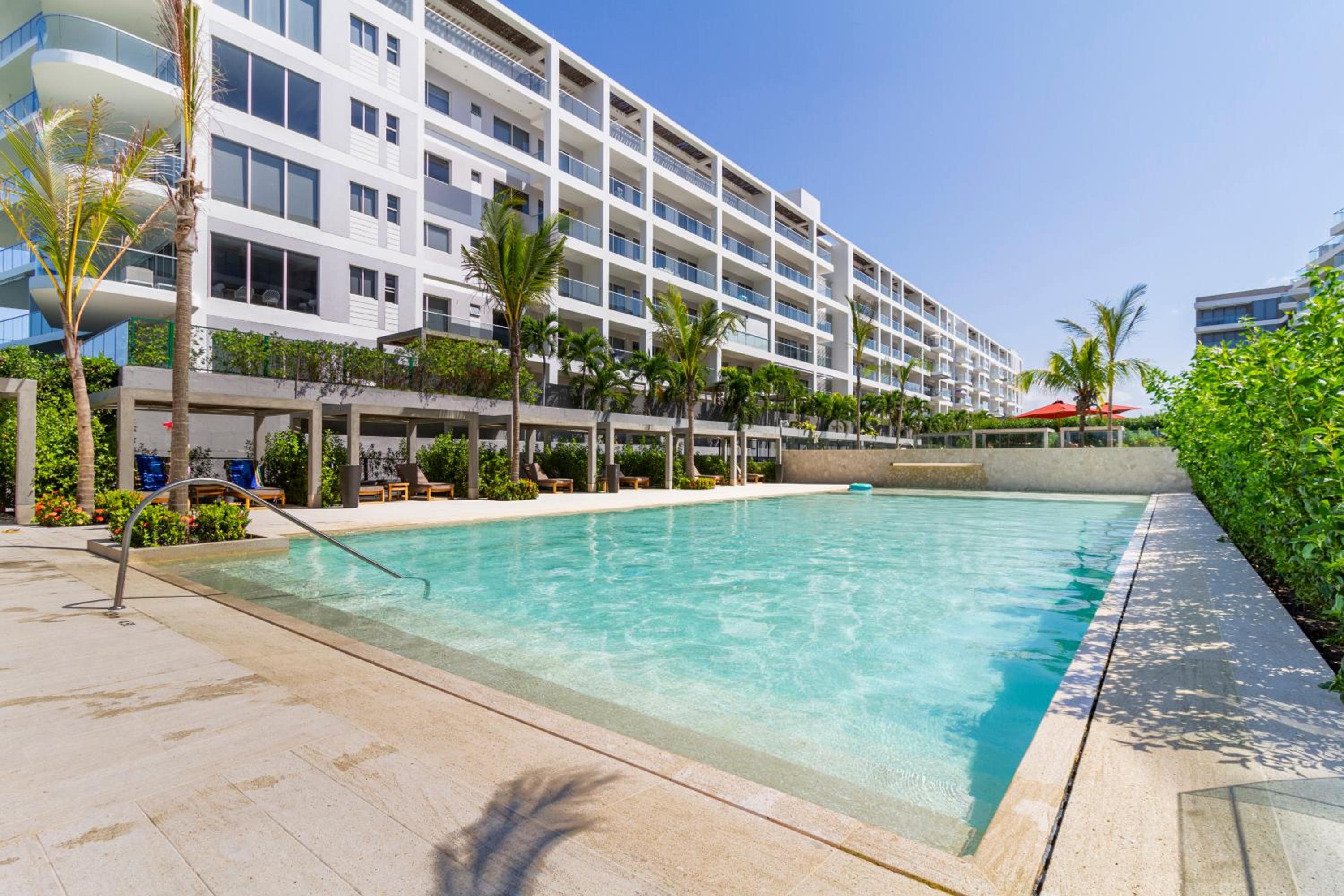 Apto 2 habitaciones Piscinas Frente a la playa en Cartagena