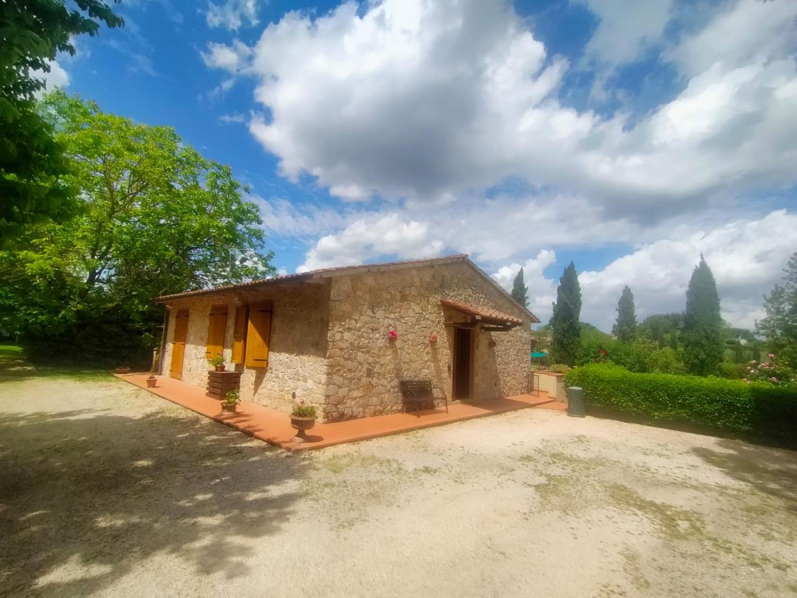 Villetta indipendente 100mq, parco, terrazzo, 2 bagni e AC view 4