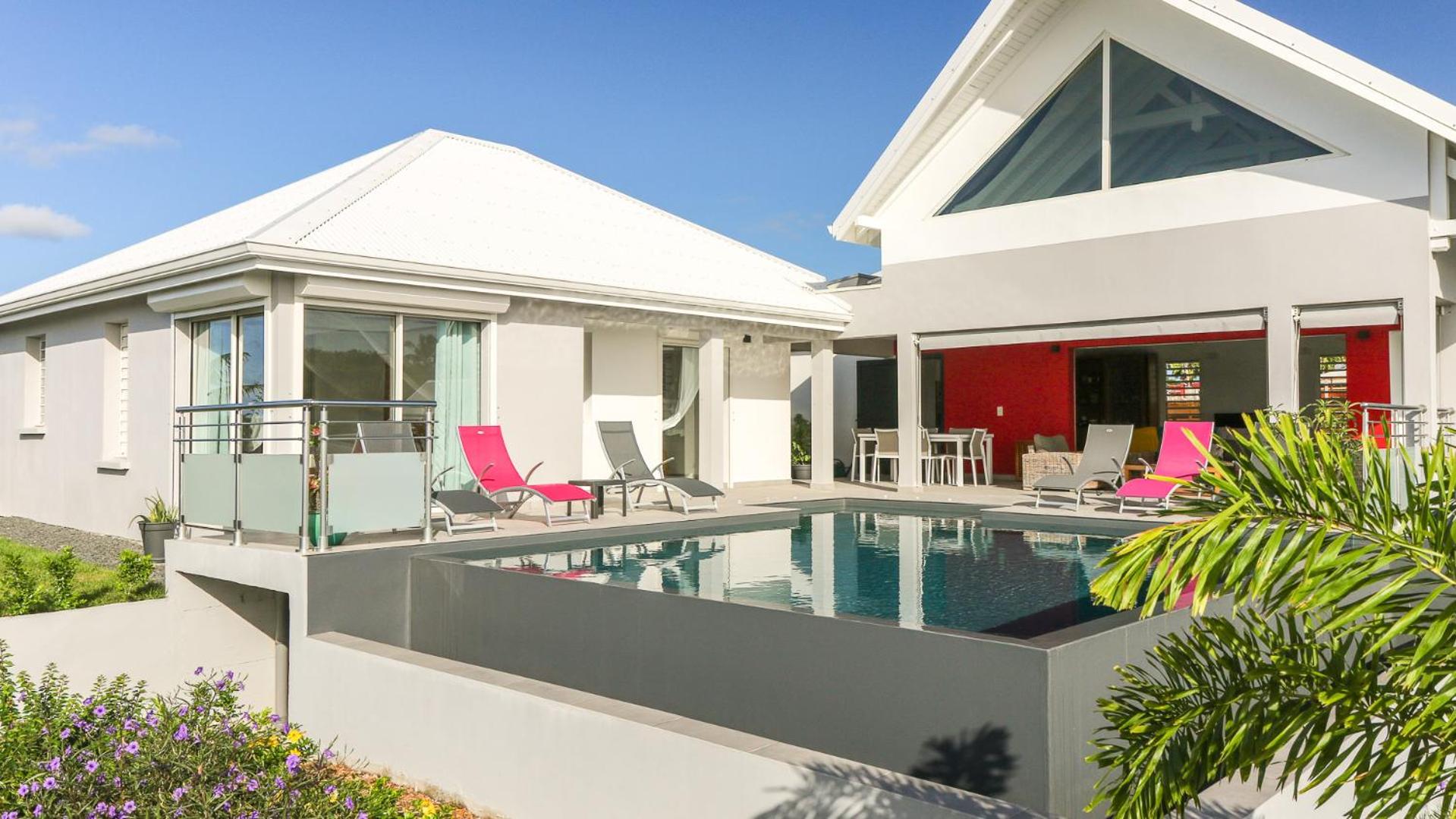 Villa Rêve Indigo, vue mer, piscine à débordement, luxe, près des plages et du centre view 5