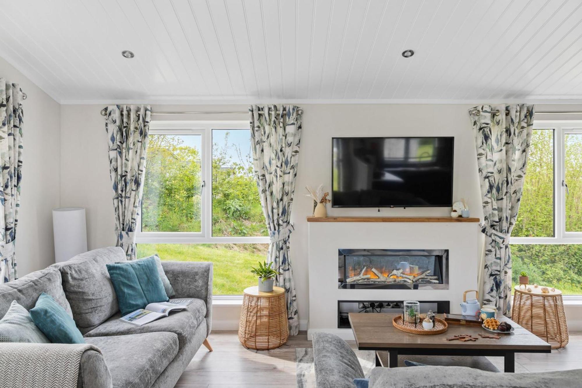 Iris Lodge, 18 Roadford Lake Lodges