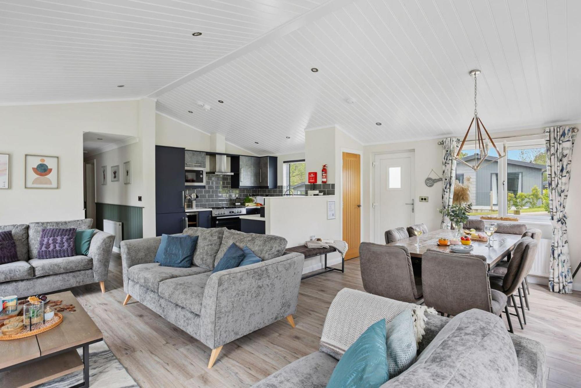 Iris Lodge, 18 Roadford Lake Lodges