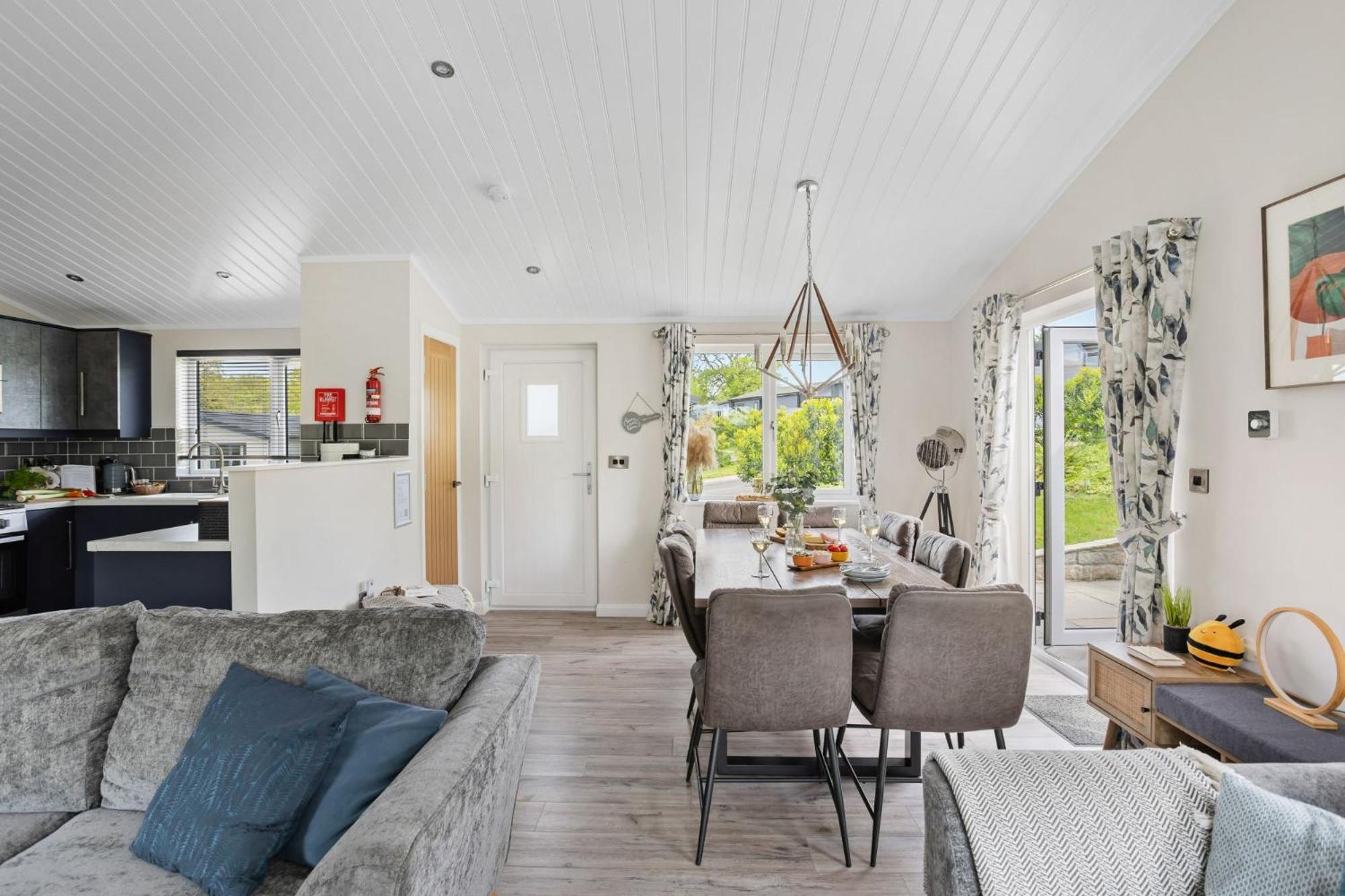 Iris Lodge, 18 Roadford Lake Lodges