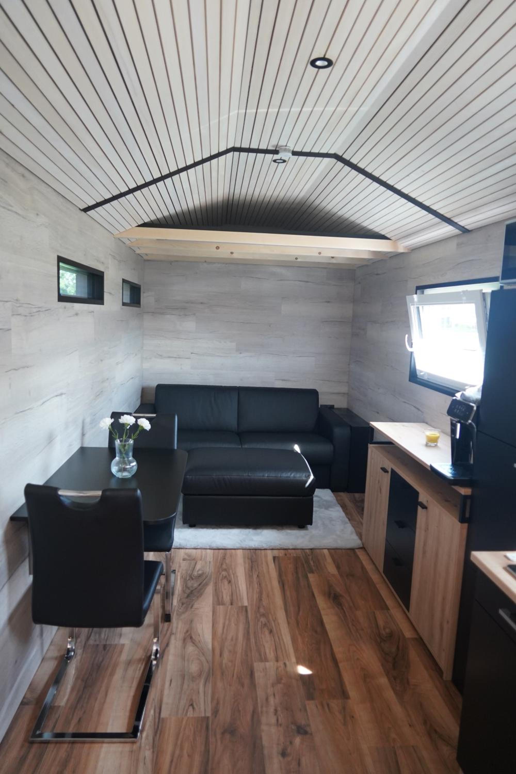 Tiny House möbliert inkl grosser Terrasse