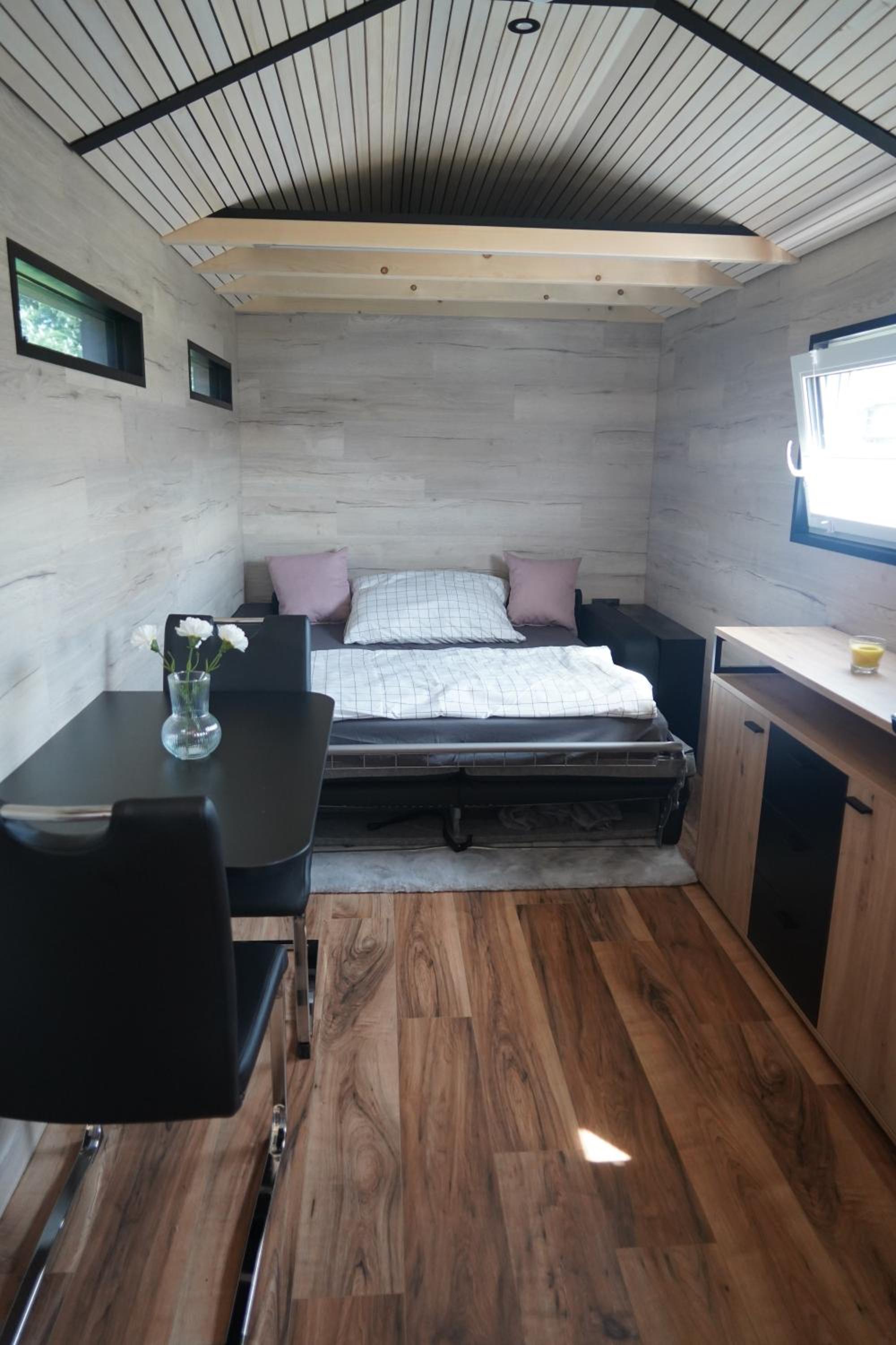Tiny House möbliert inkl grosser Terrasse