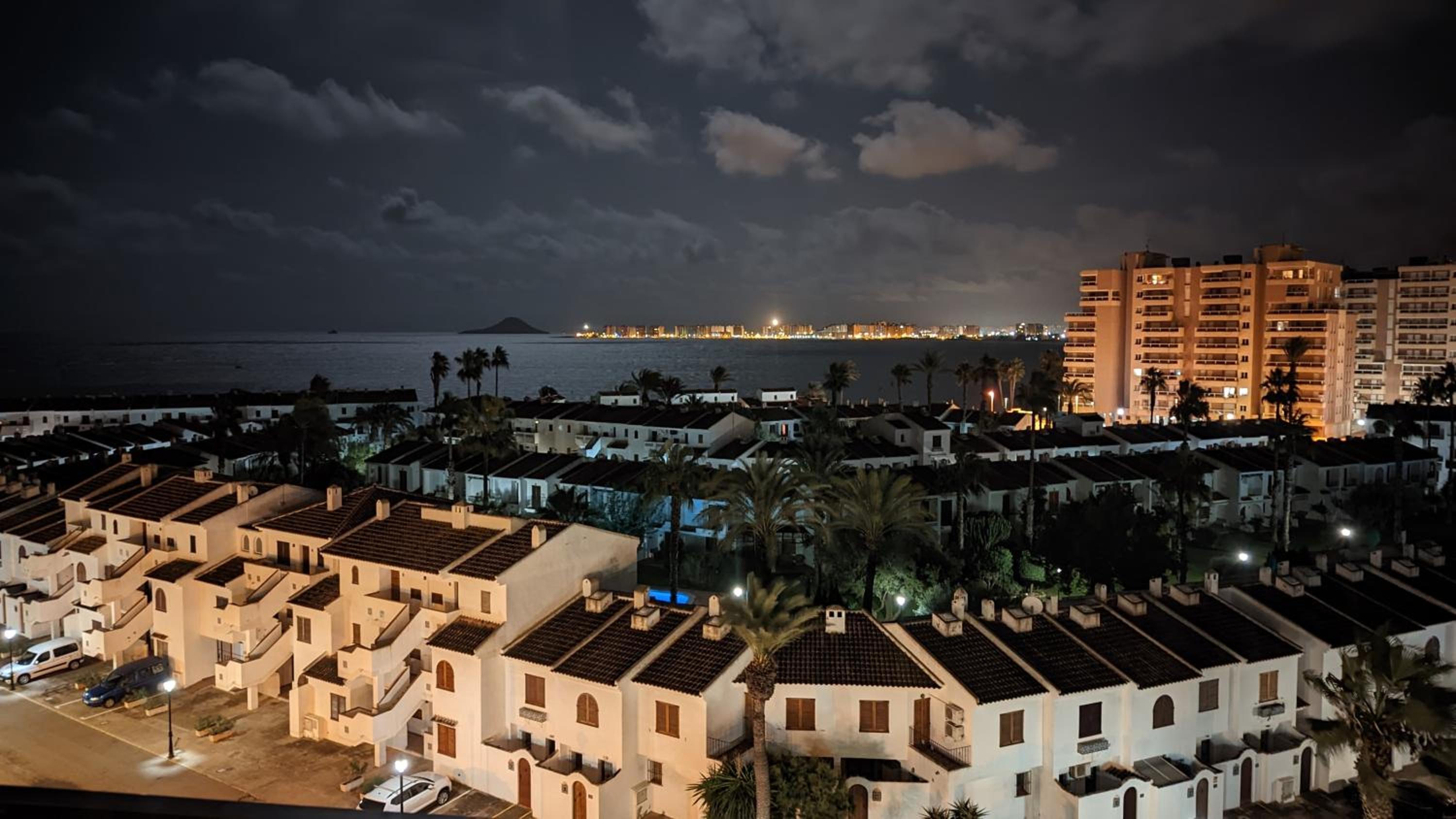 Hotel Beautifull and Relaxing - Image 1