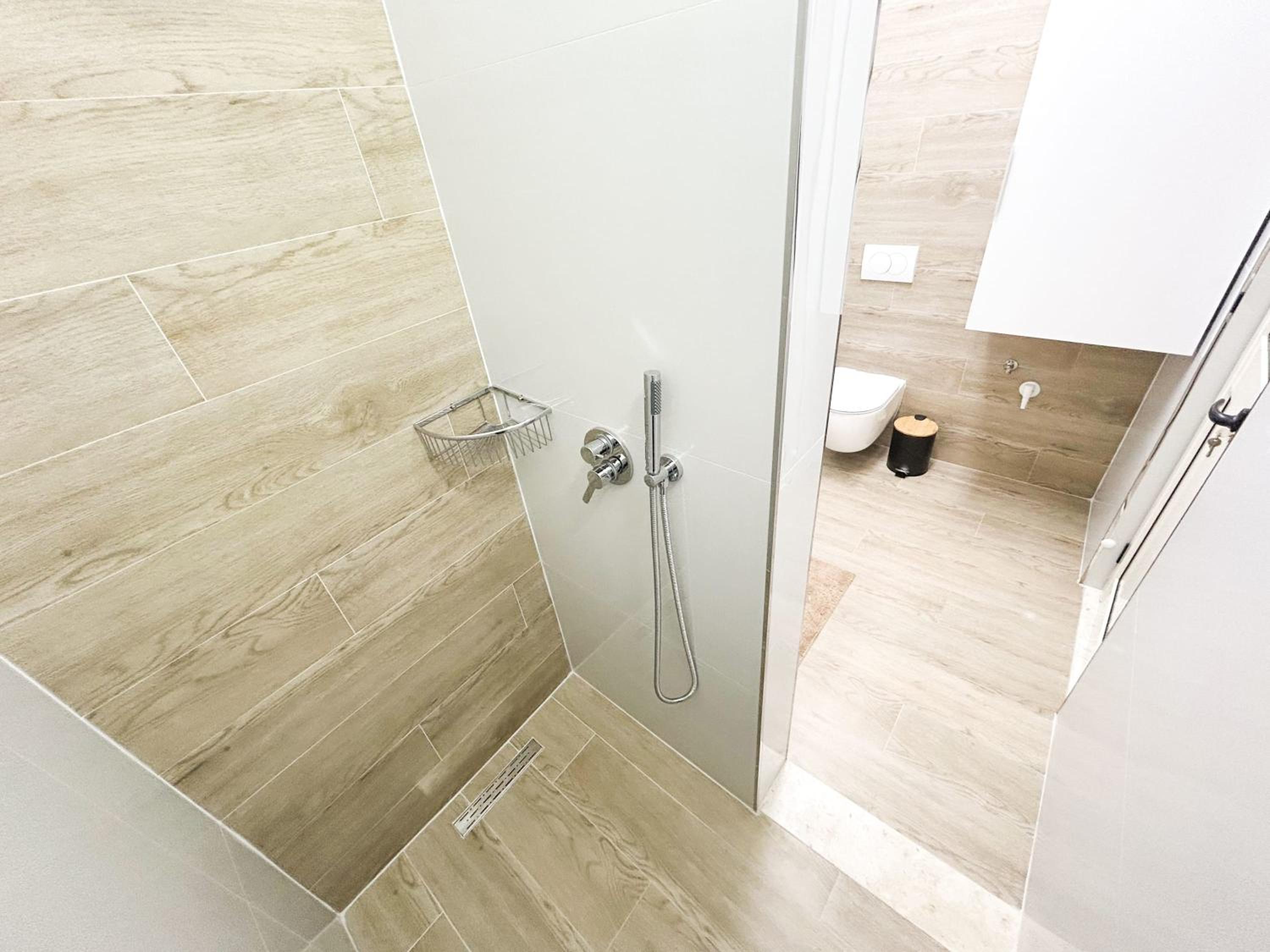 2 bedroom apartment Albion 1115
