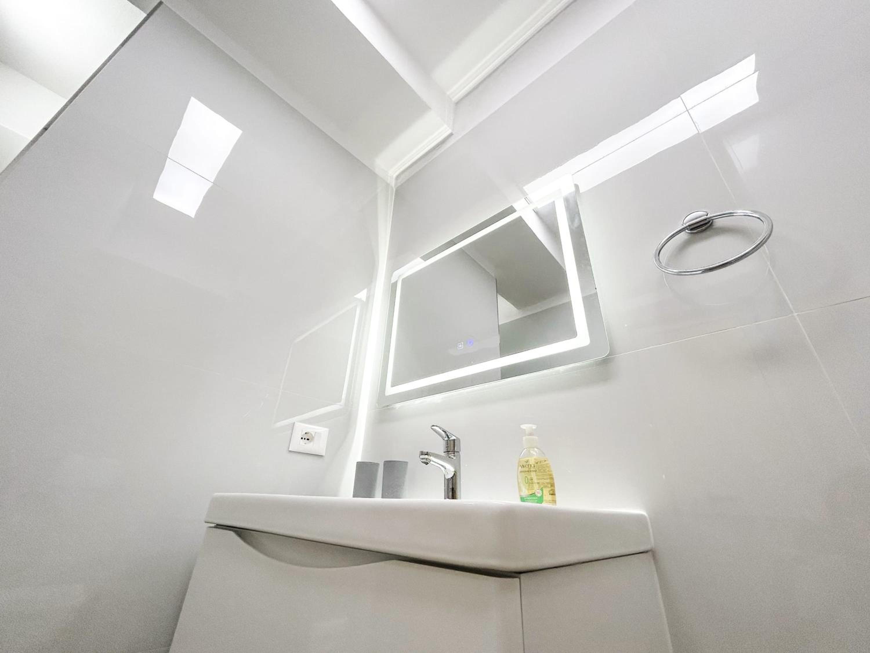 2 bedroom apartment Albion 1115