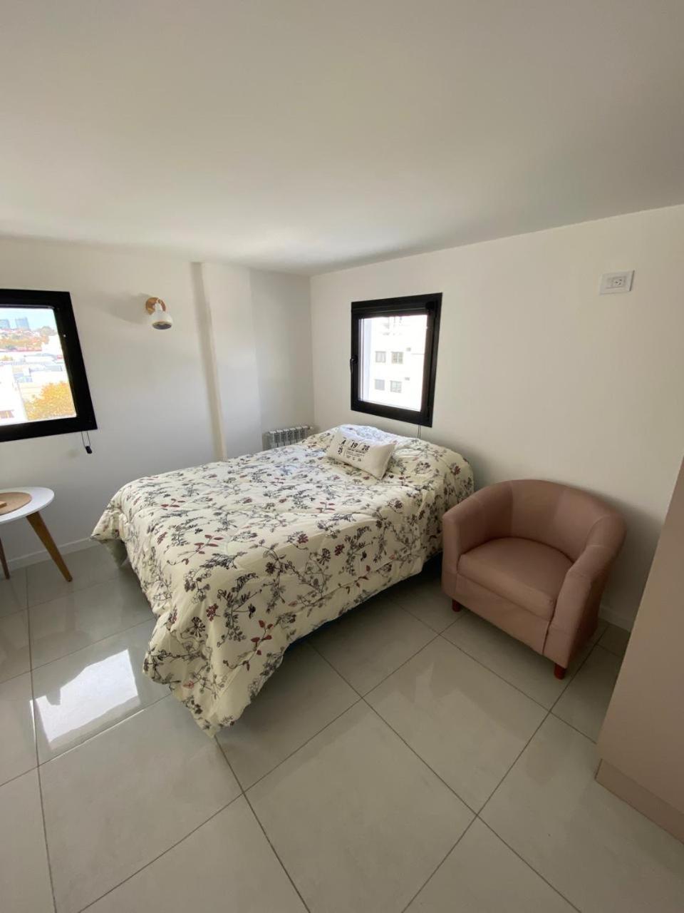 Check and Home - Lamadrid - 4 Huéspedes a Estrenar con Amplia Terraza y Pileta