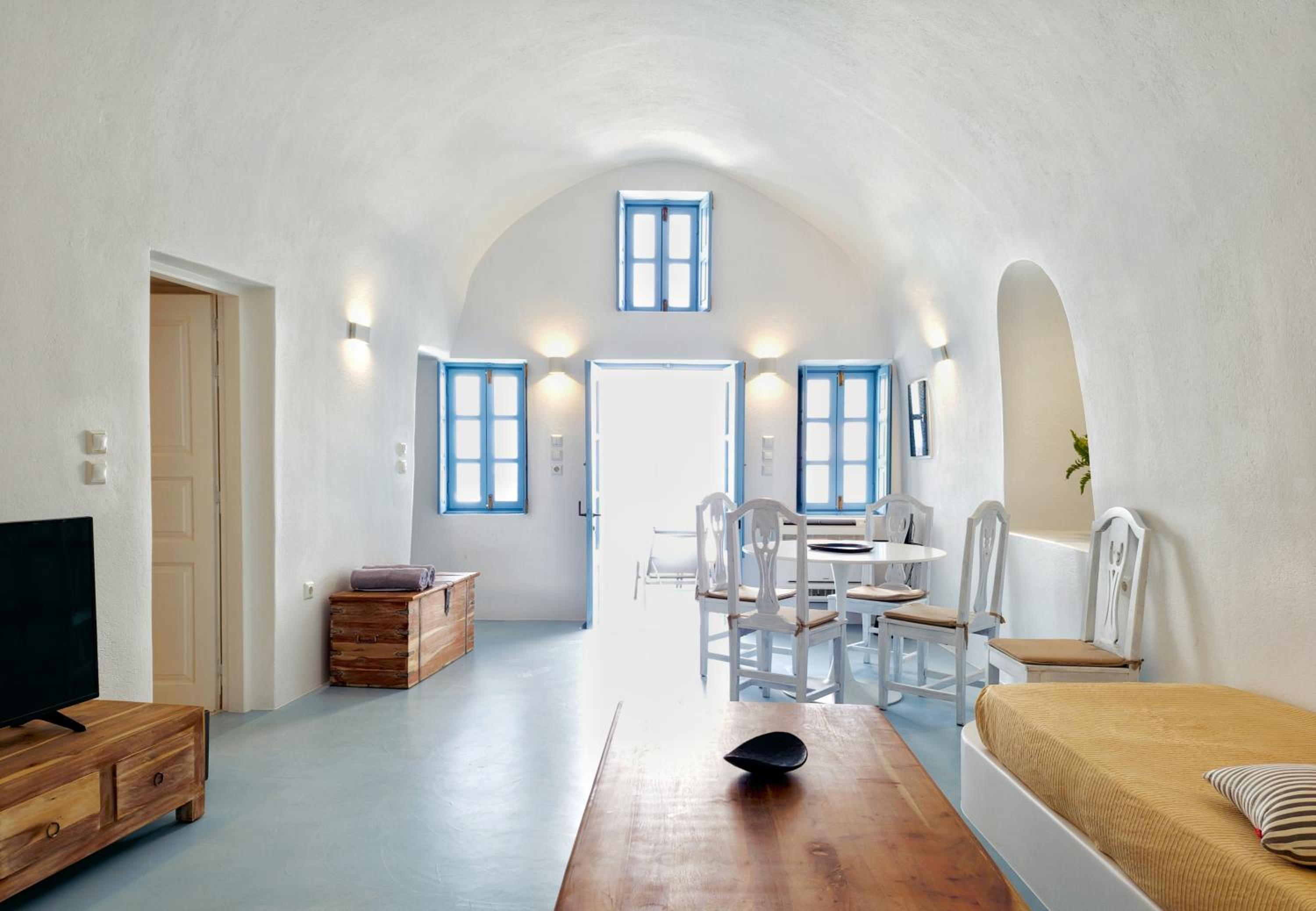 Karpimo Scenery - Caldera Sunset View - Private Hot Tub - Firostefani photo 3