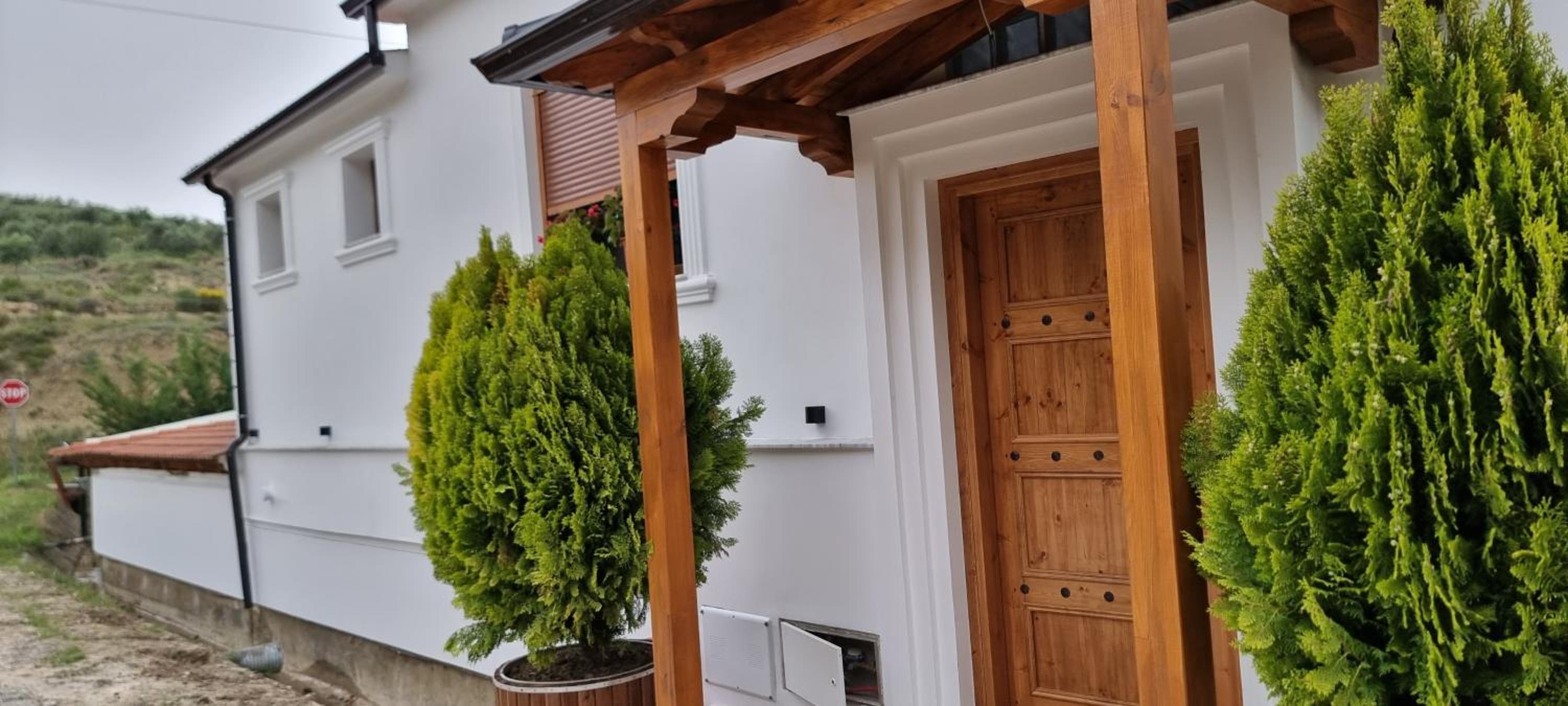 Salillari Guest house & Restaurant