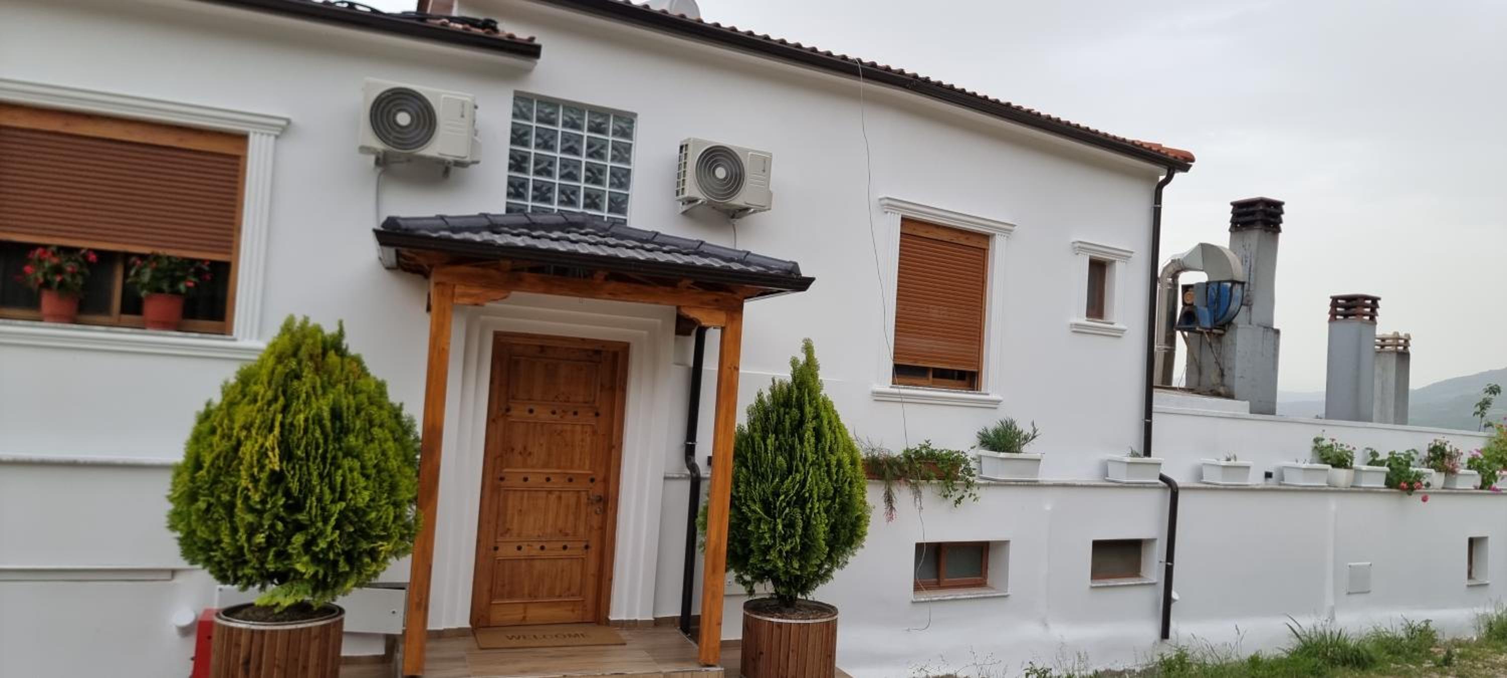 Salillari Guest house & Restaurant