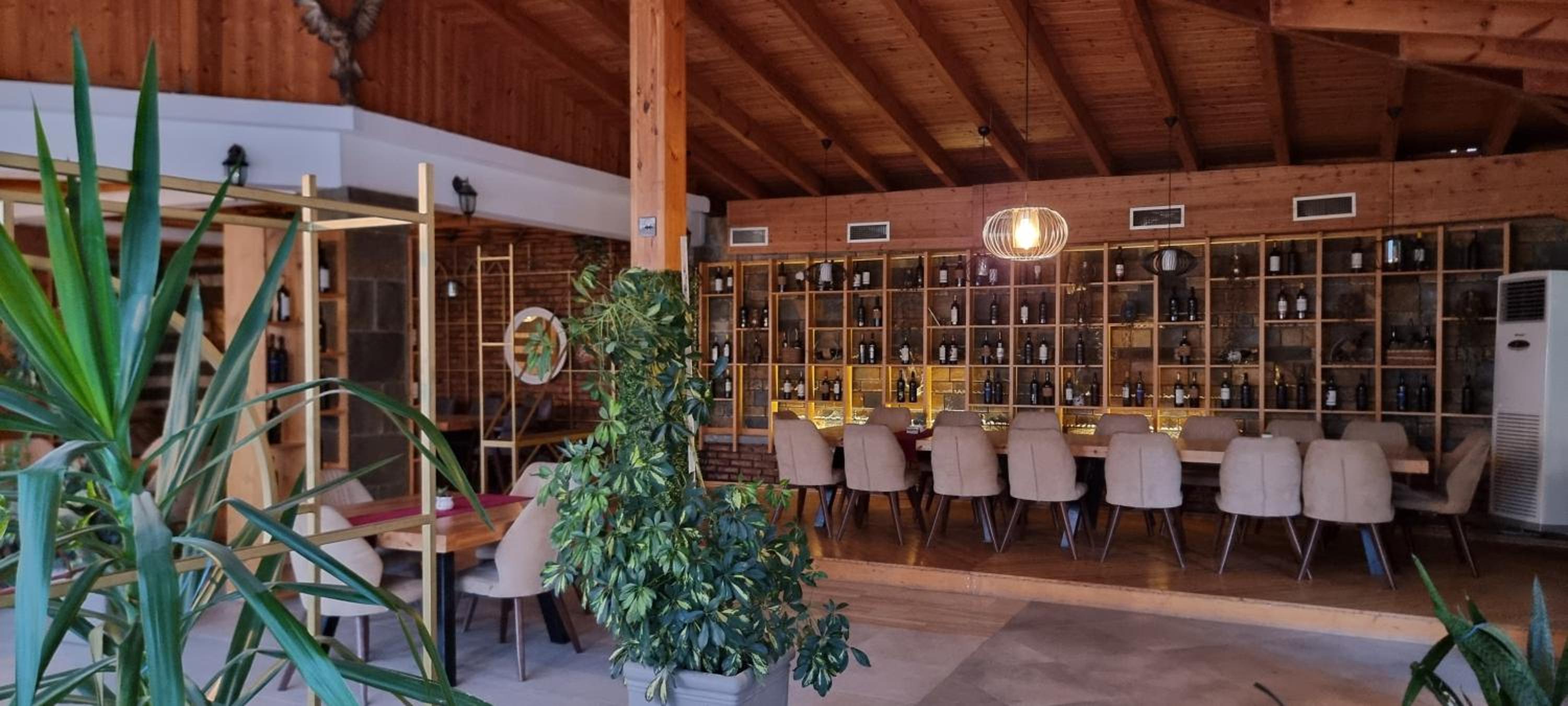 Salillari Guest house & Restaurant