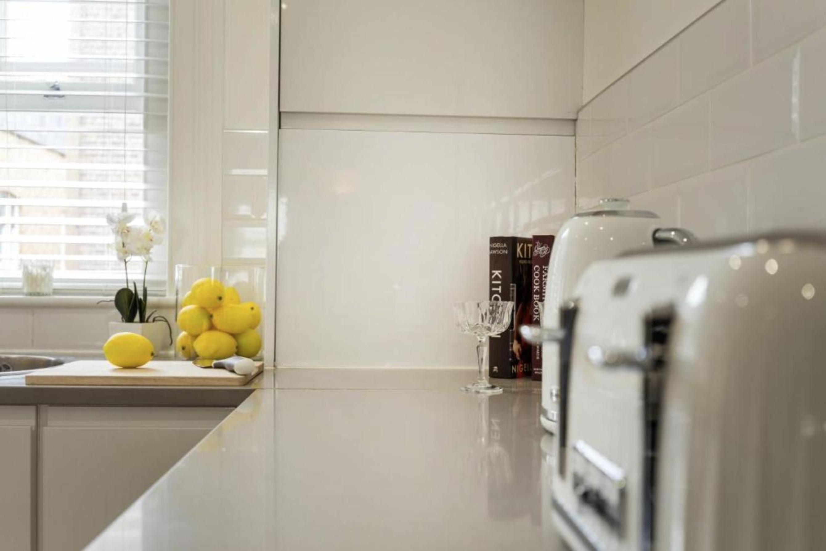 Covent Garden 2BR - Urban Chic Apartment