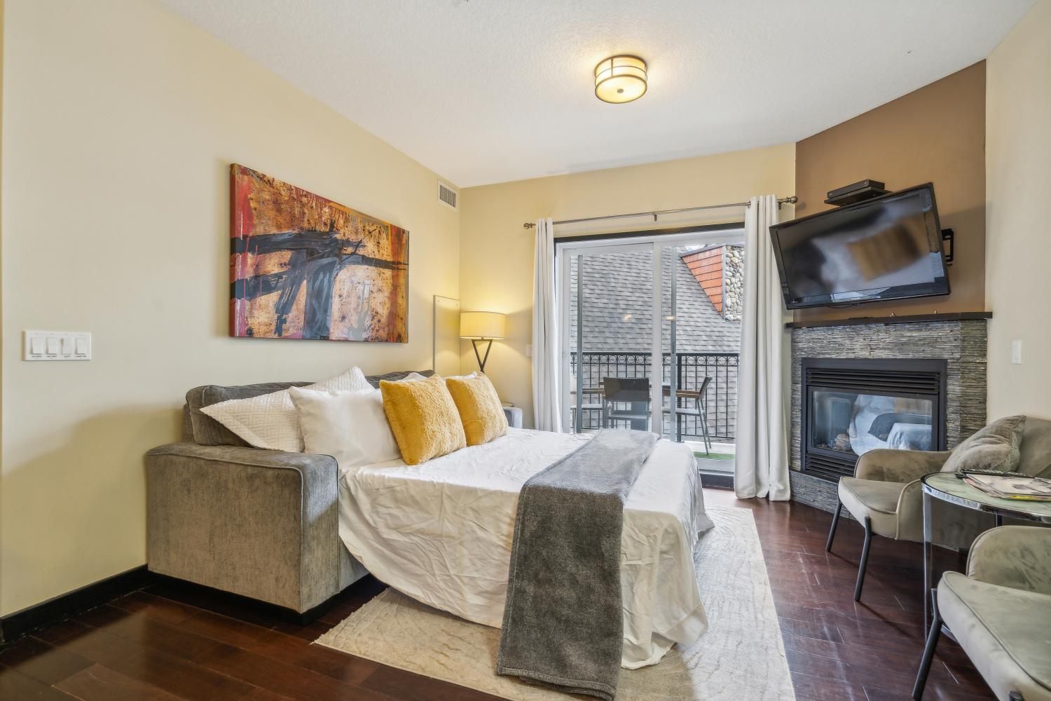 Cozy One Bedroom Condo with Indoor Pool and HotTub