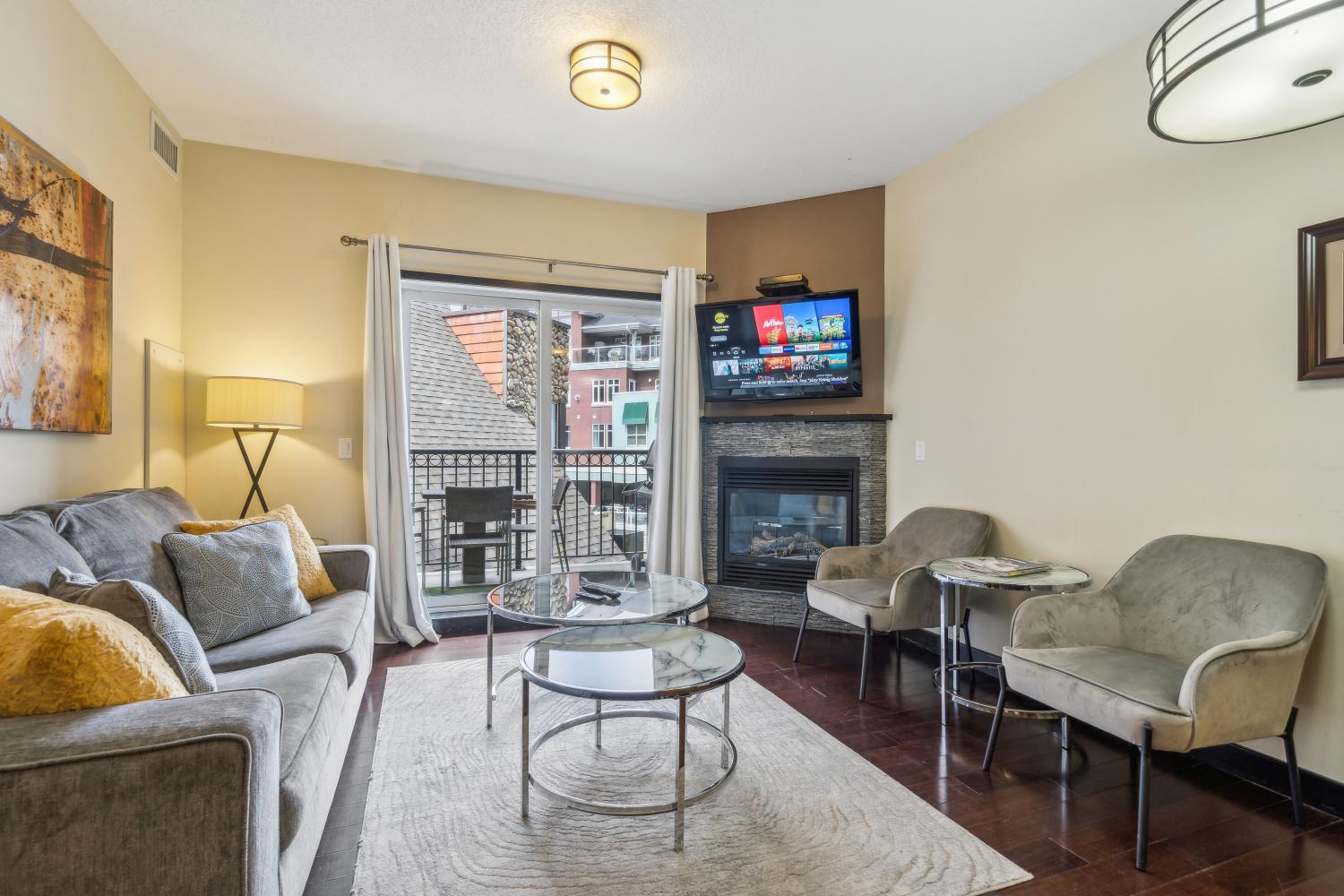 Cozy One Bedroom Condo with Indoor Pool and HotTub