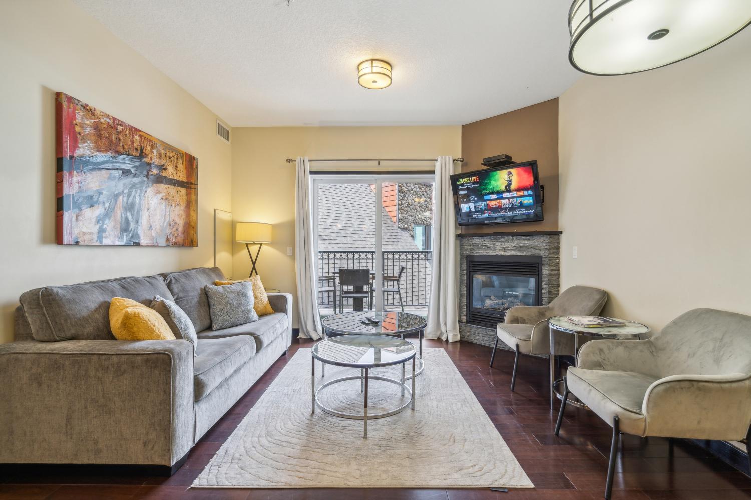 Cozy One Bedroom Condo with Indoor Pool and HotTub