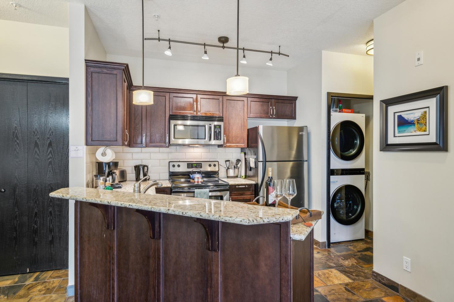 Cozy One Bedroom Condo with Indoor Pool and HotTub