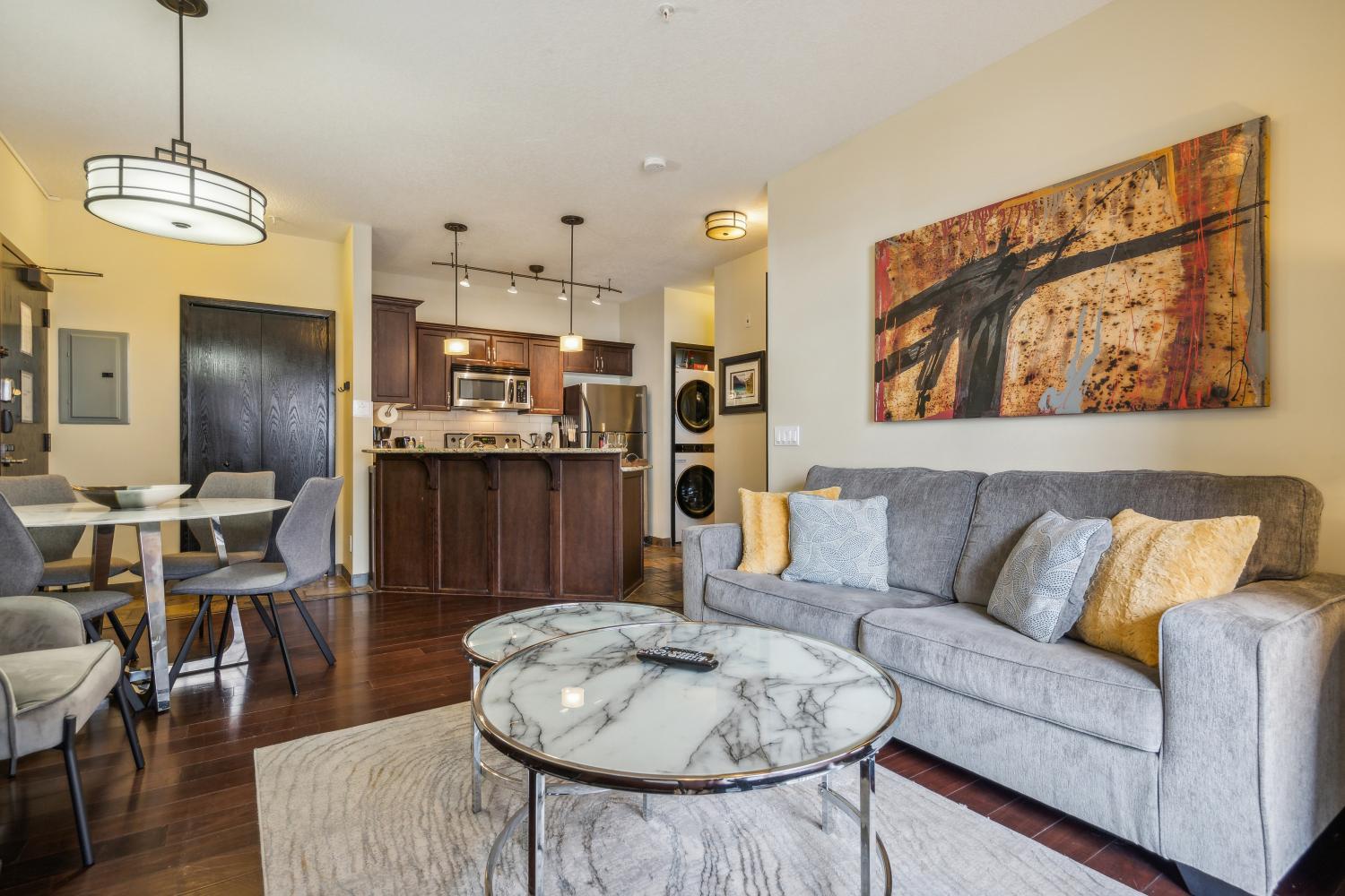 Cozy One Bedroom Condo with Indoor Pool and HotTub