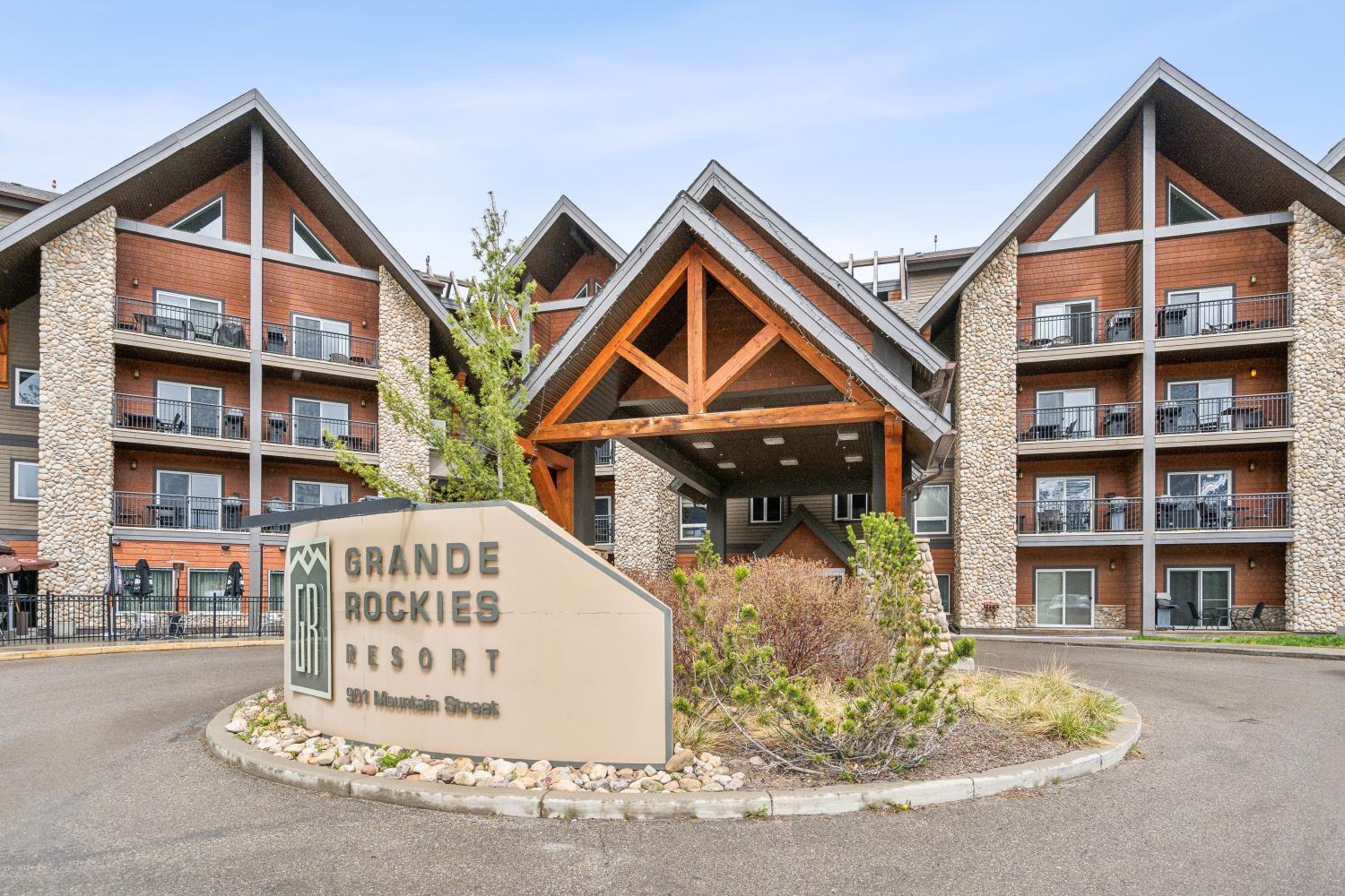 Cozy One Bedroom Condo with Indoor Pool and HotTub