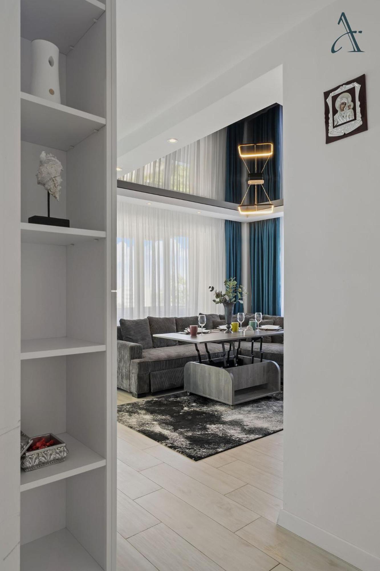 Elegant With Sea View in MoonLight Residence view 4