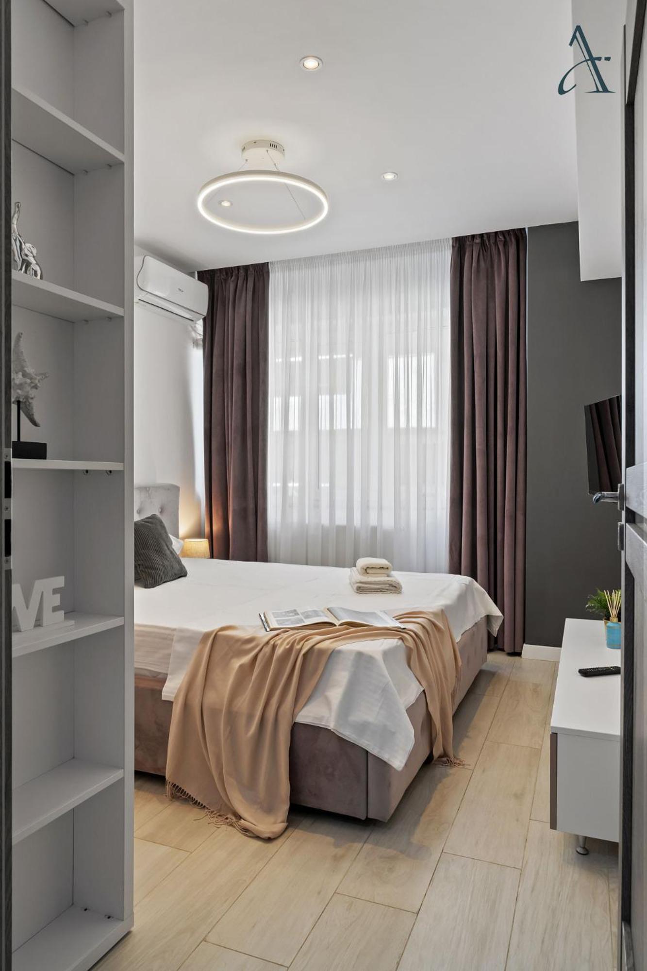 Elegant With Sea View in MoonLight Residence view 3
