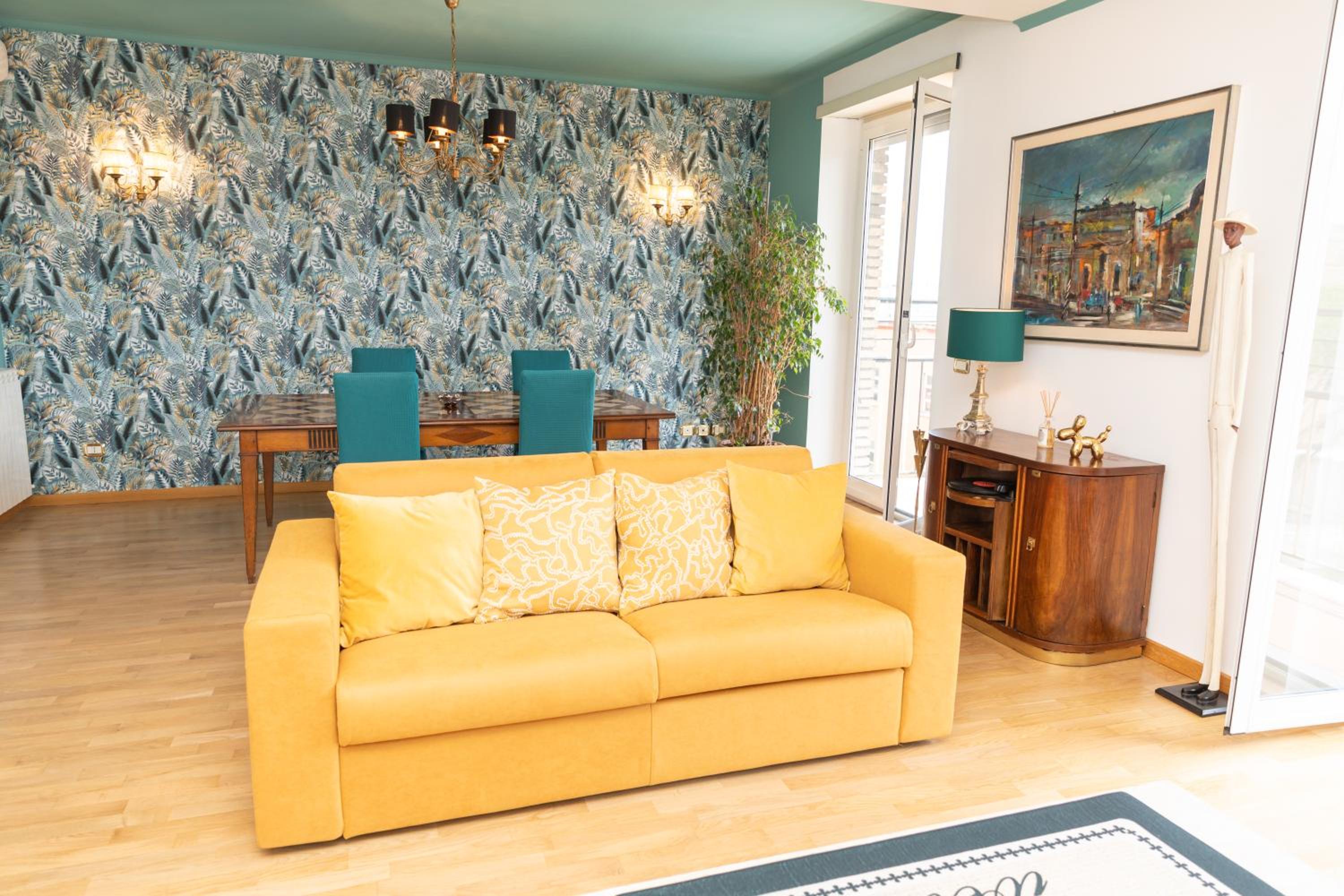 Stefania's Luxury Apartment