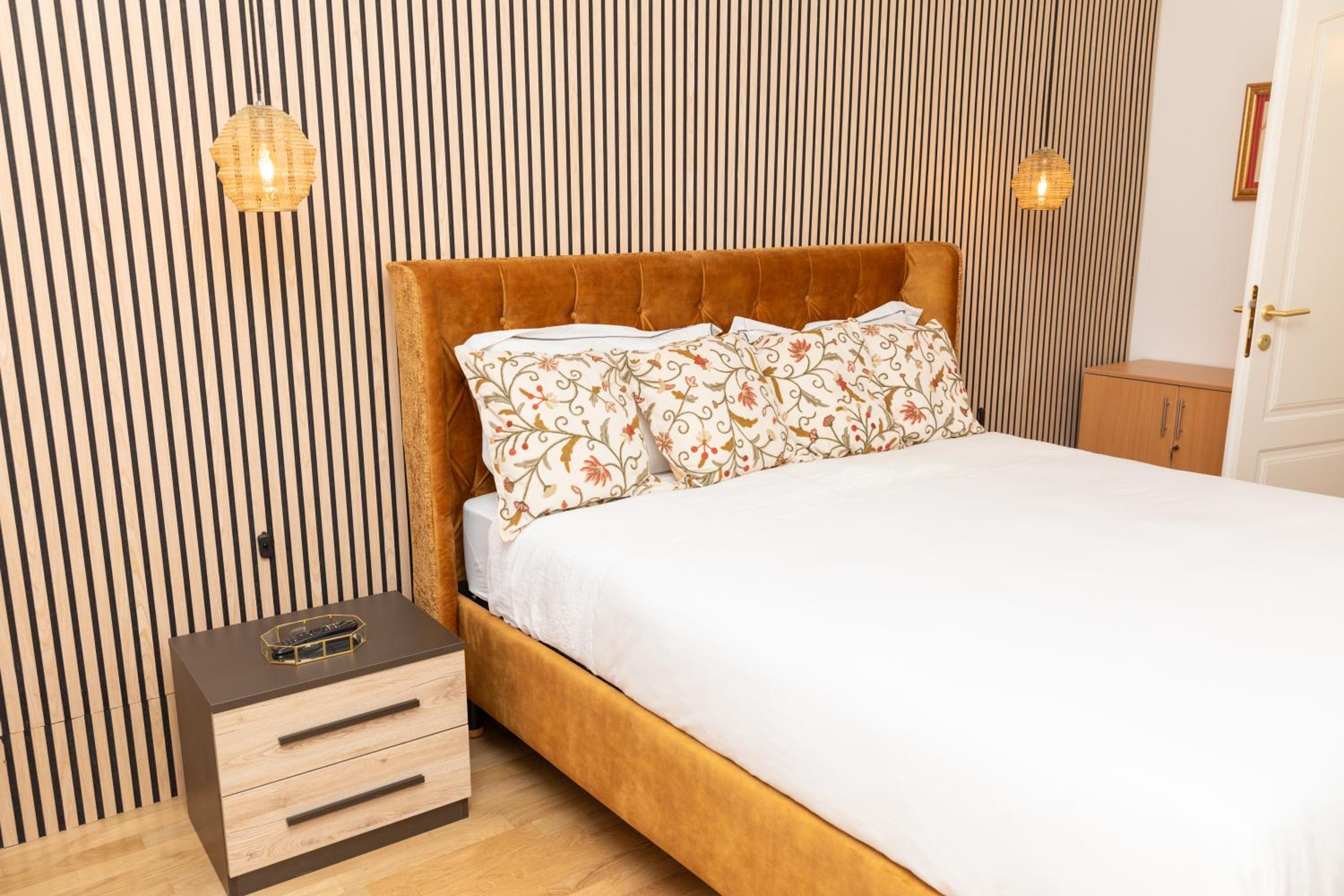 Stefania's Luxury Apartment