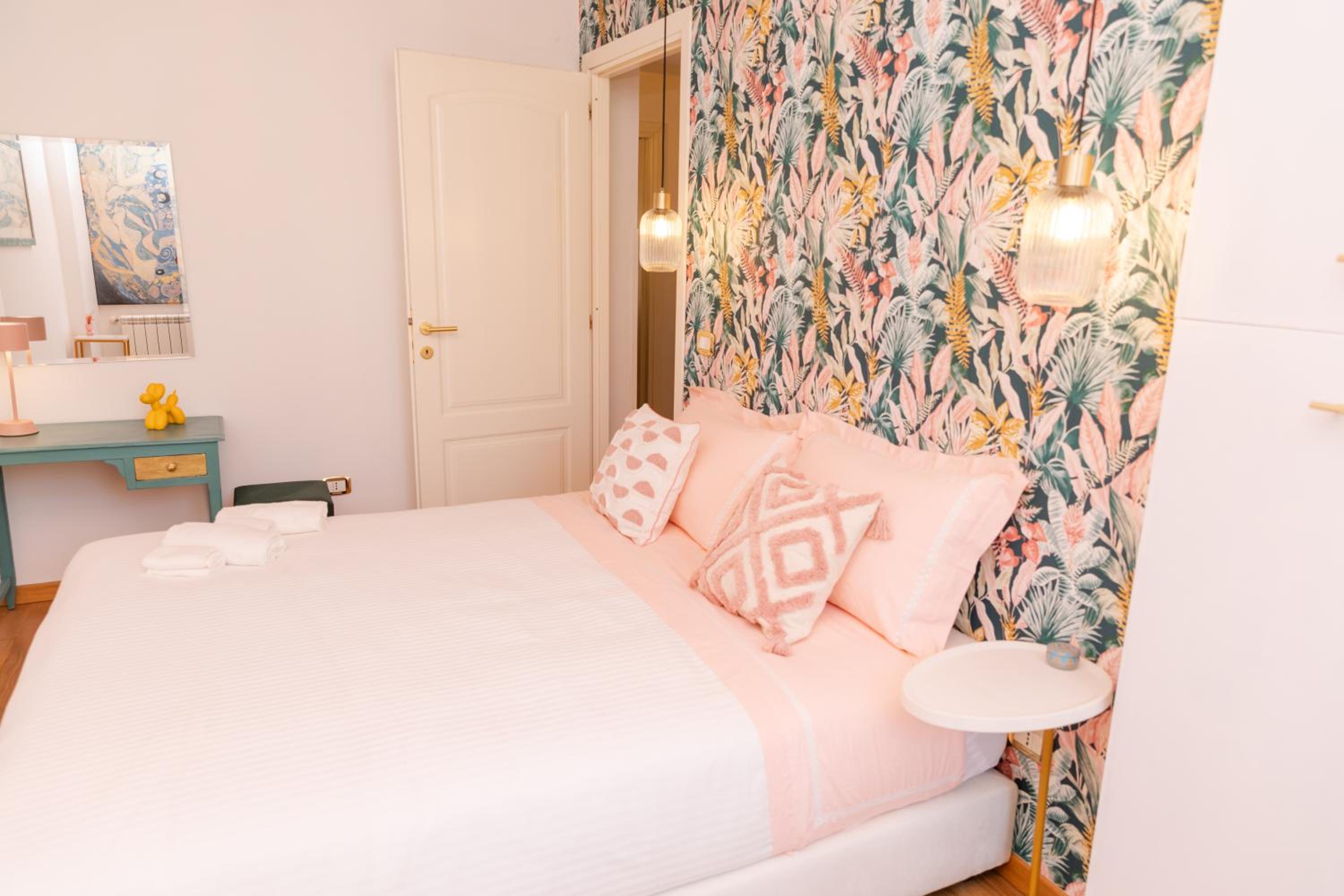 Stefania's Luxury Apartment