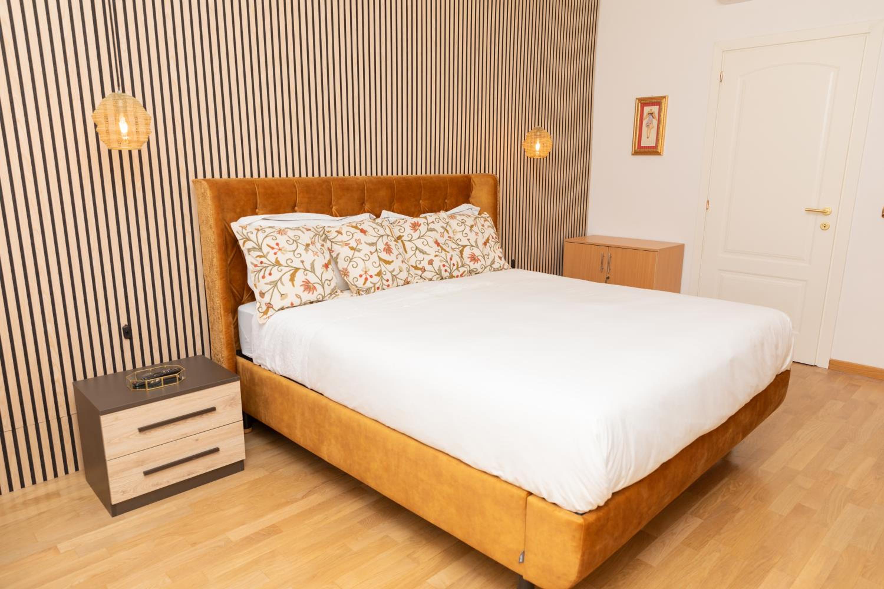 Stefania's Luxury Apartment