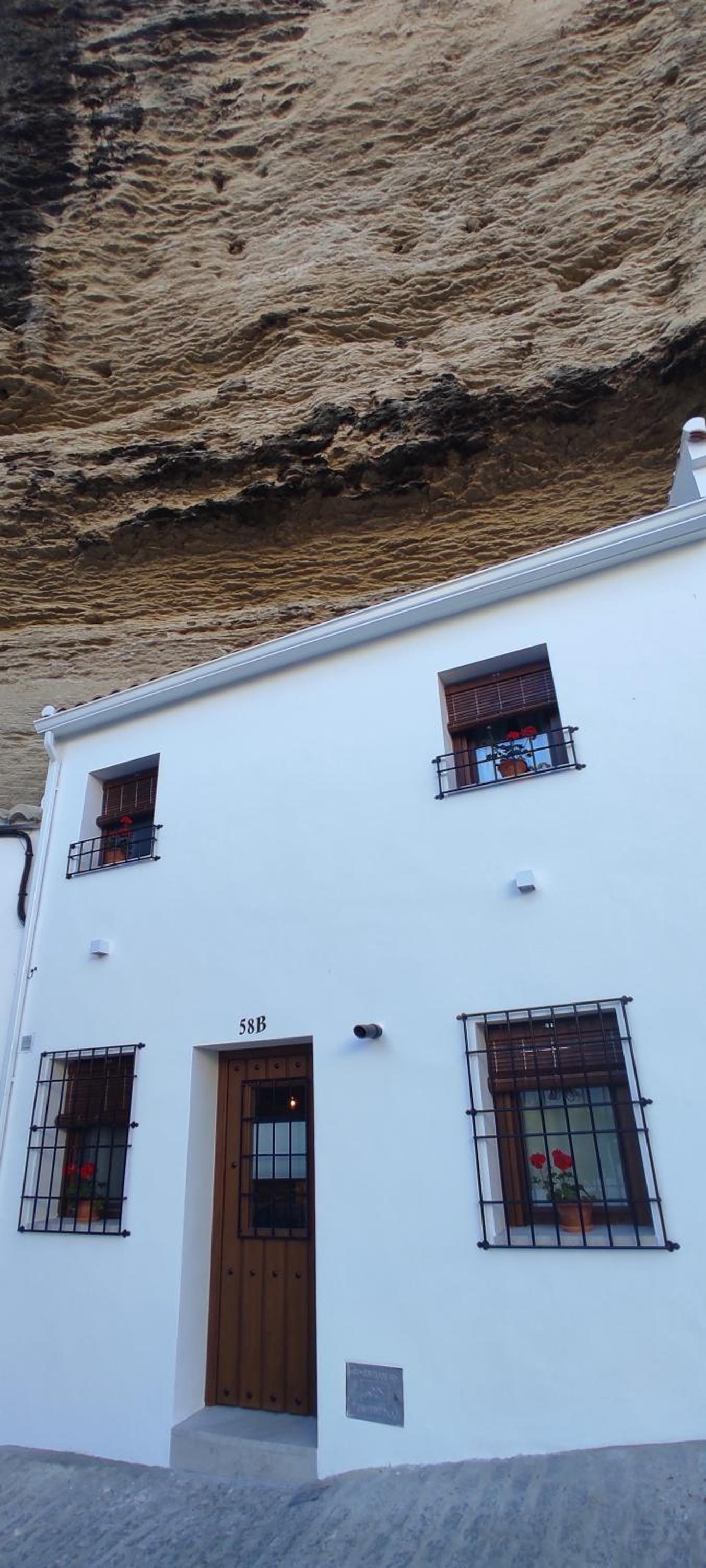 Casa Cueva Las Chicas del Puente