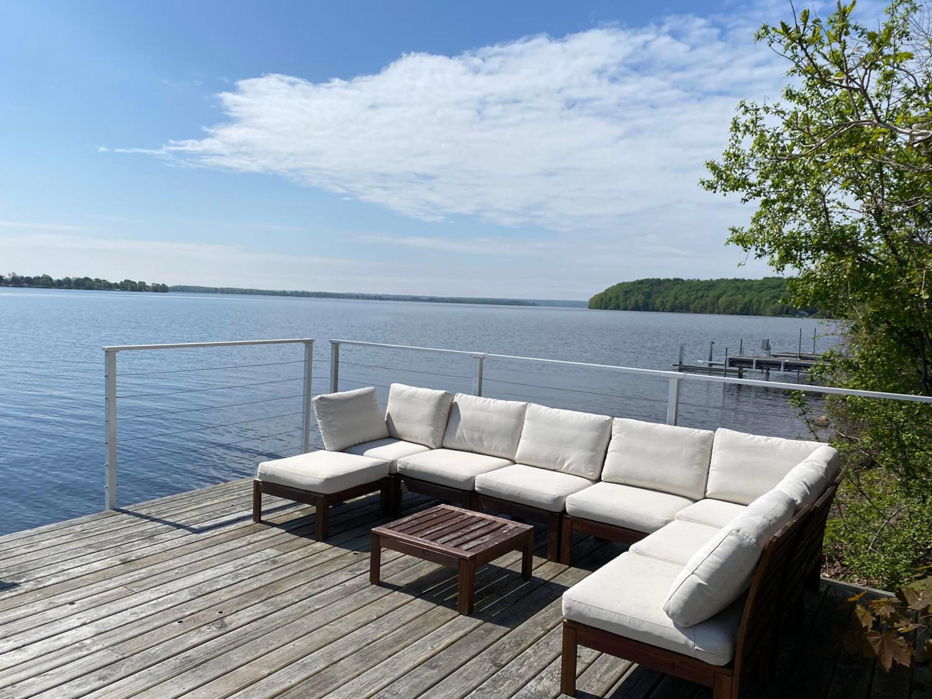Cozy family waterfront retreat recently renovated