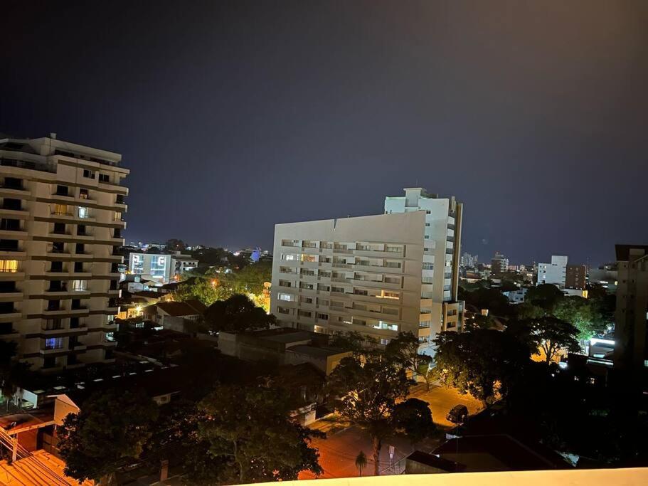Apartamento de Lujo 3 dormitorios, con amplio Balcon cerca de Plaza Blacutt