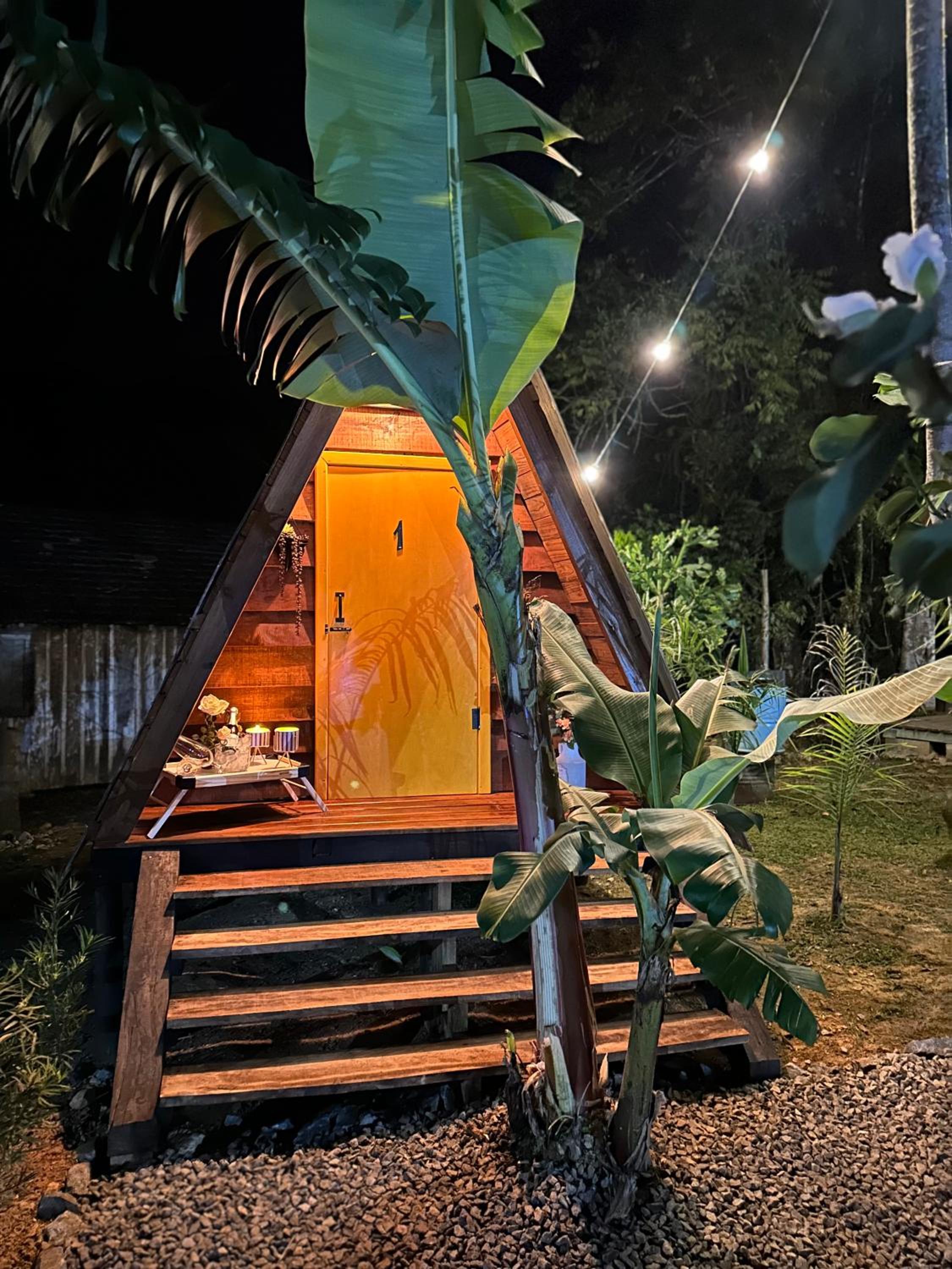 Glamping casal - mini chale mobiliado com colchão casal roupa de cama travesseiros - Rancho Perene estação rural