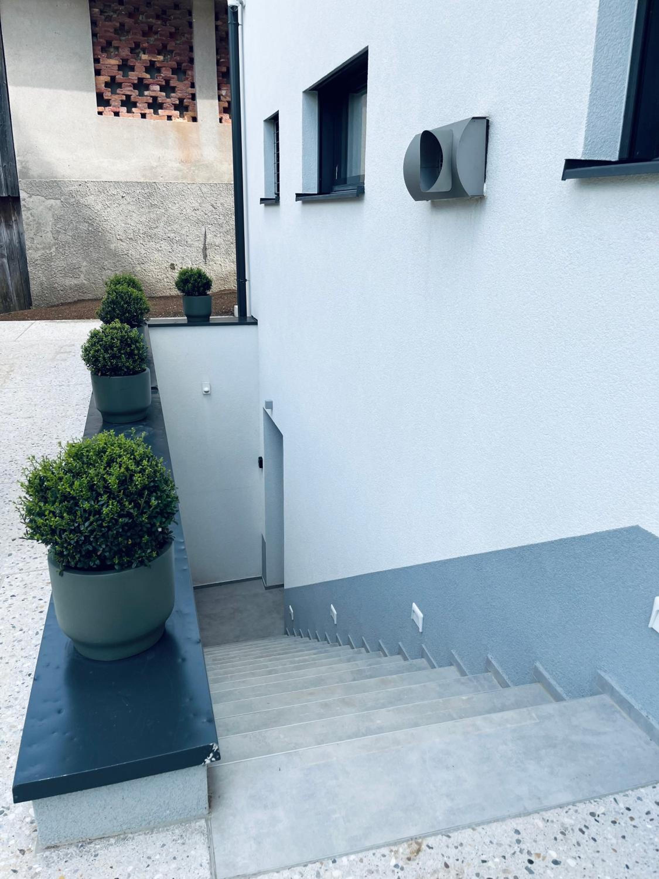 Bubbly Apartment