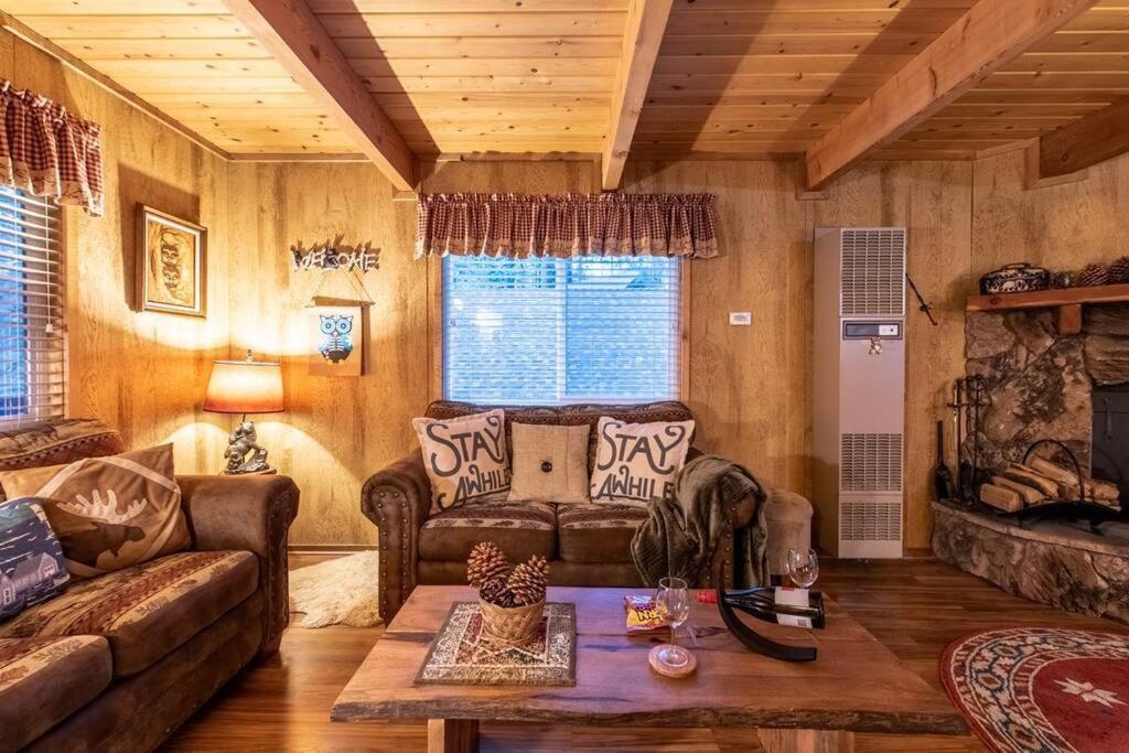 Oakwoods Cabin W/ Hot Tub Near Snow Summit view 4