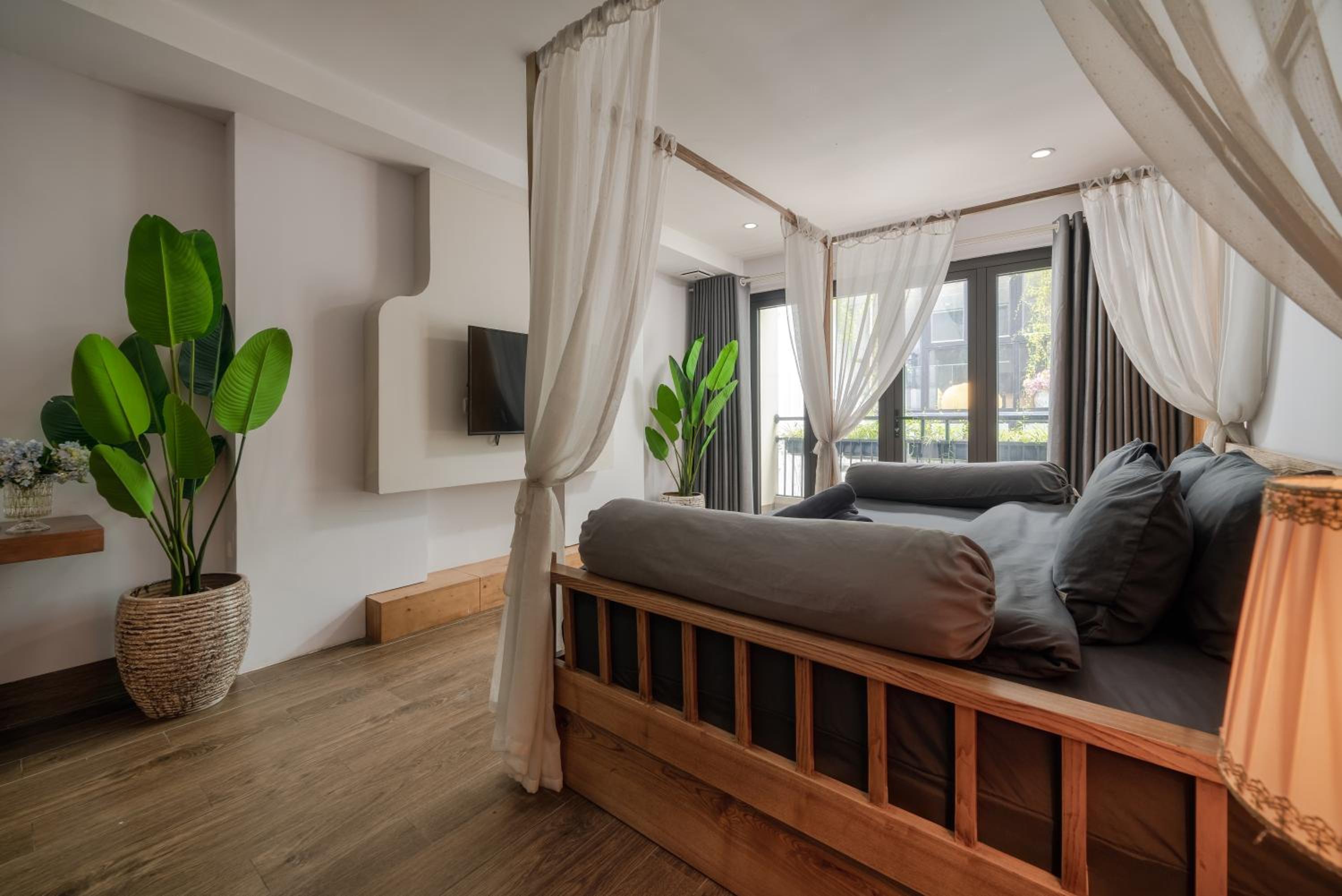 Le's home boutique homestay in the center Hanoi Old quarter