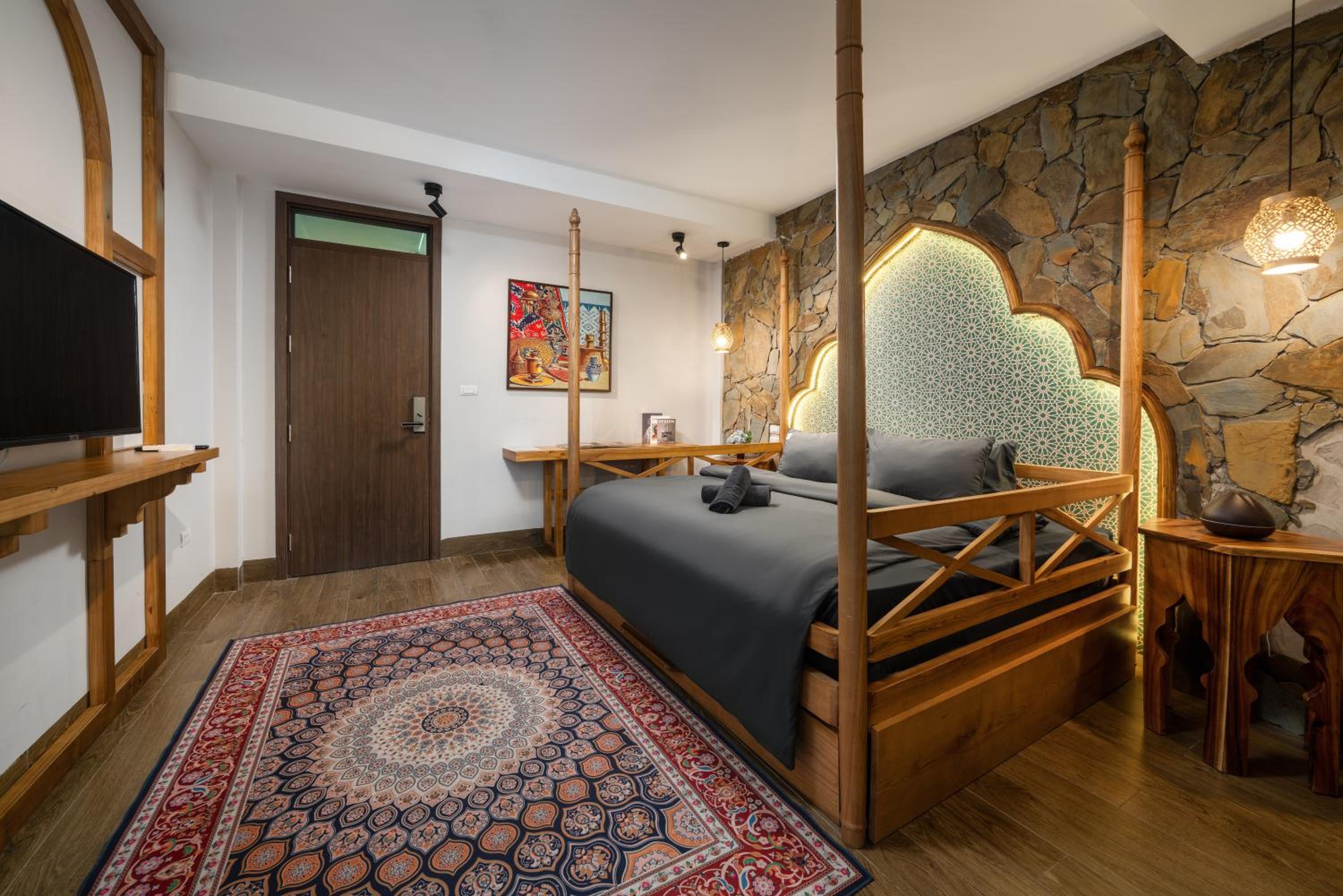 Le's home boutique homestay in the center Hanoi Old quarter