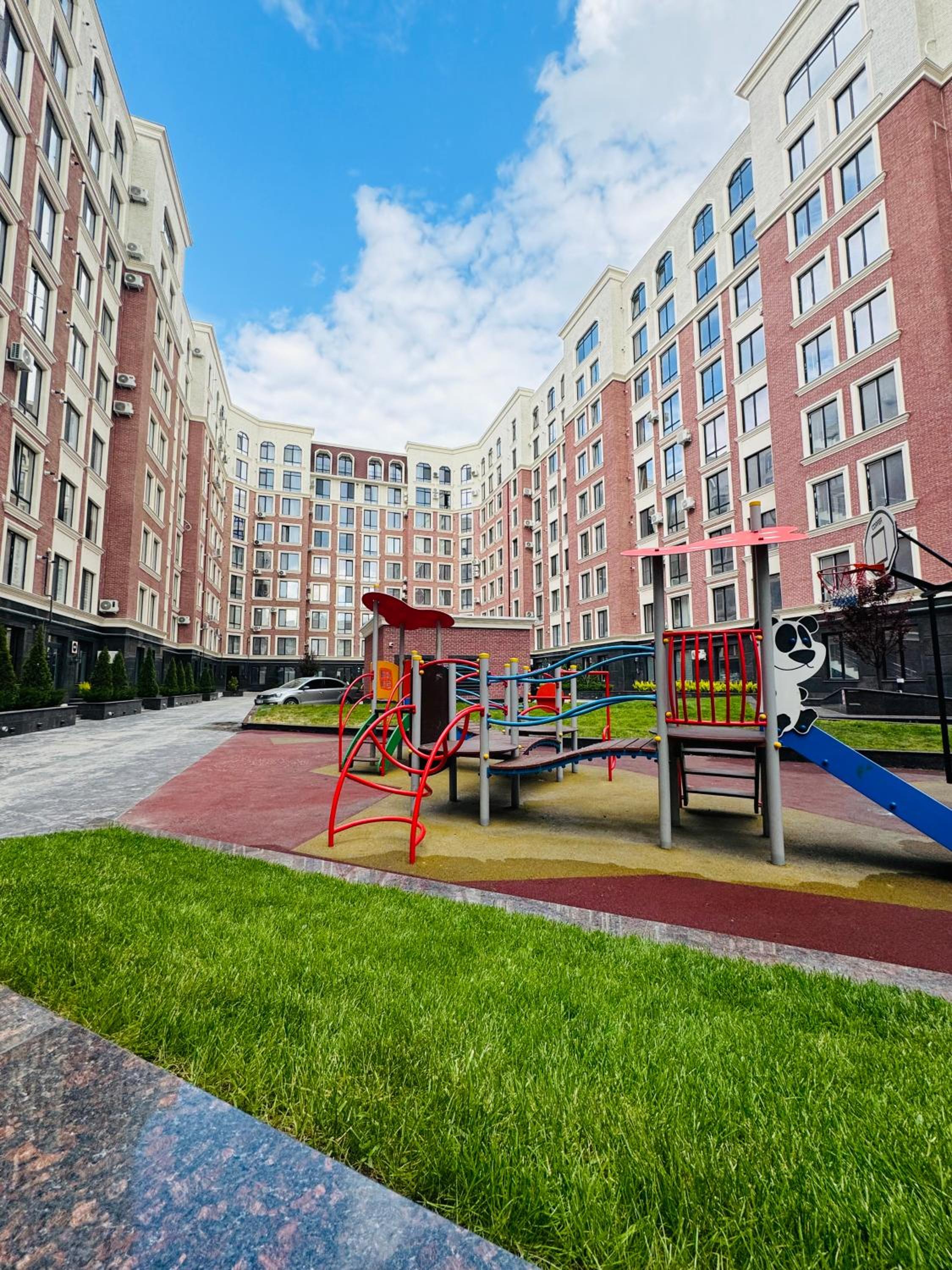 Central Beautiful Apartment with Parking