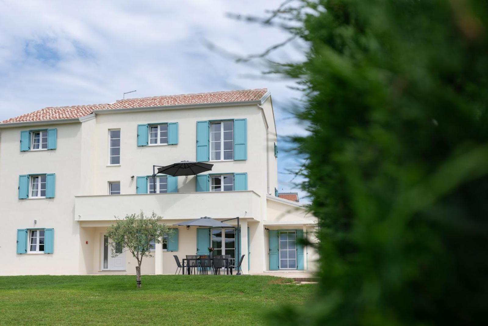 Villa Emilia 2 view 2