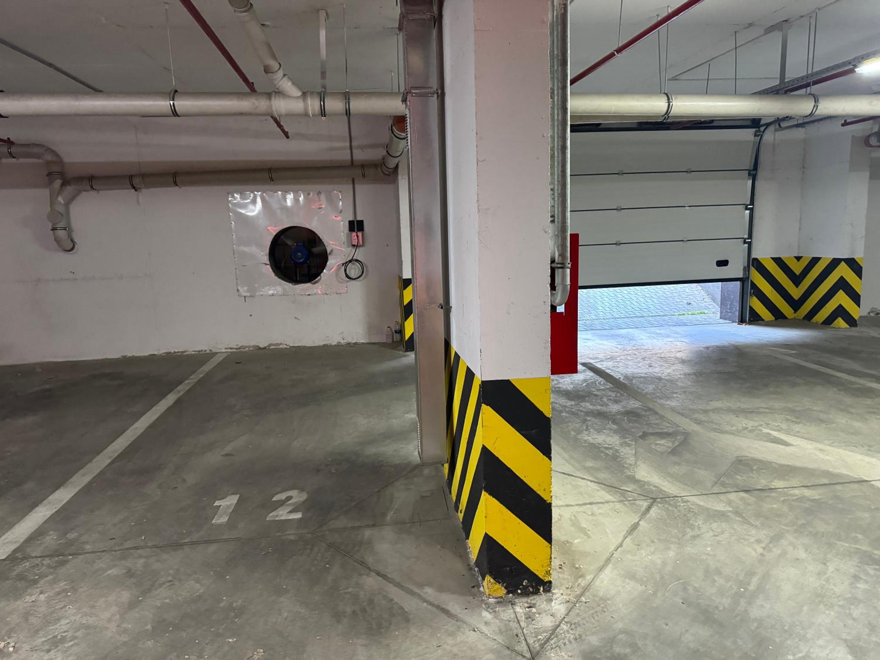 Central Beautiful Apartment with Parking