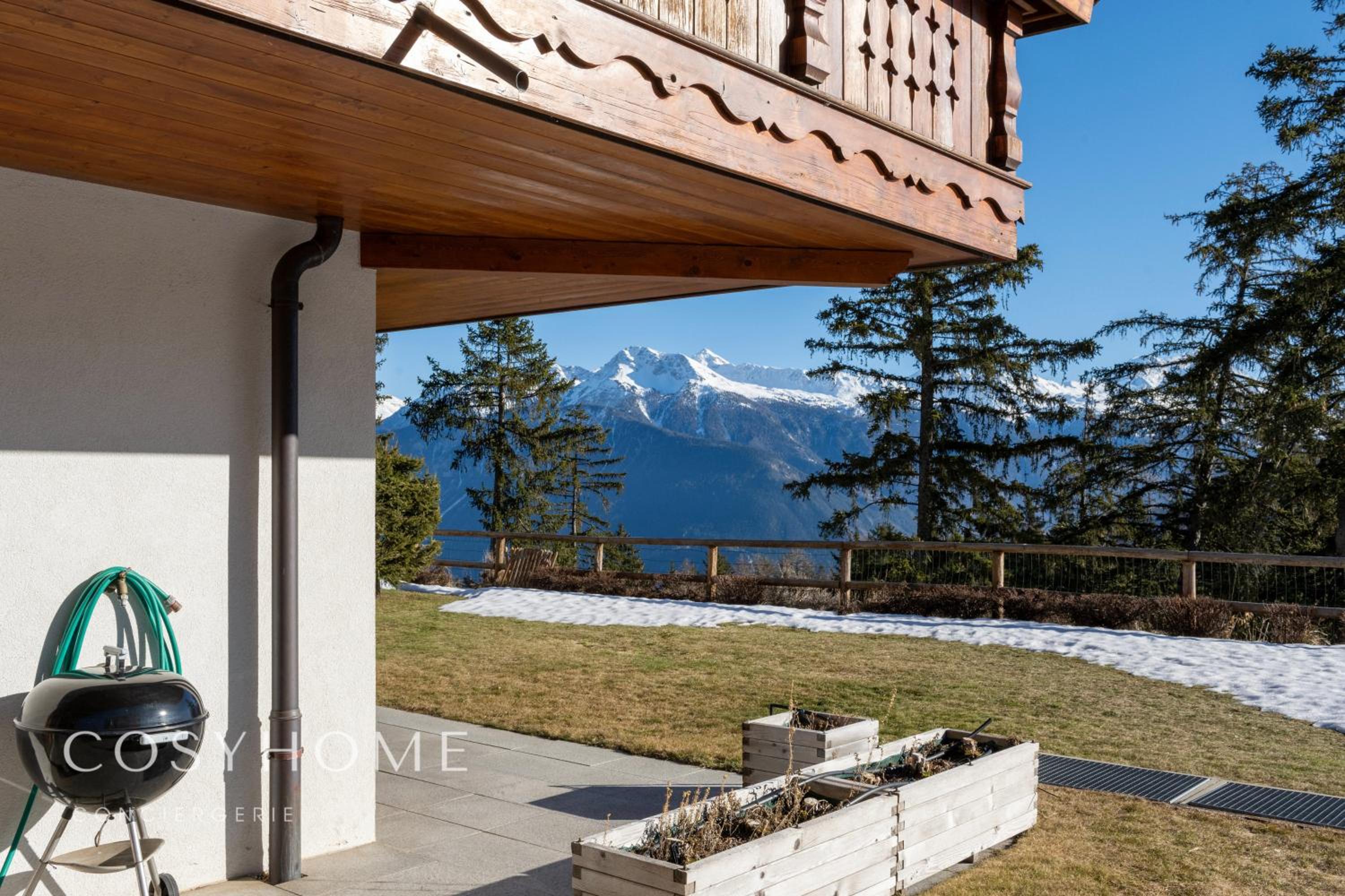Le Saint Georges l Jardin et vue l By CosyHome
