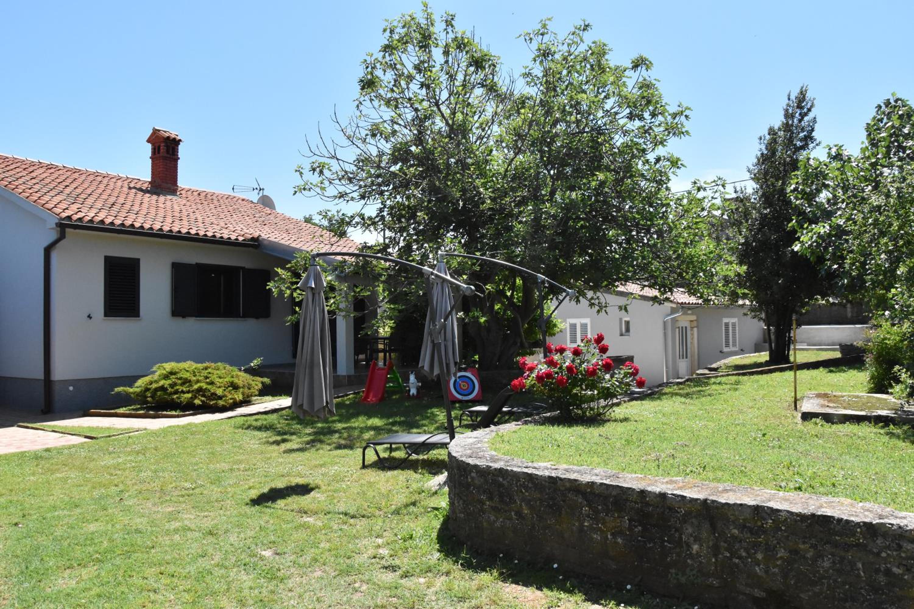 Vacation home Pula view 3