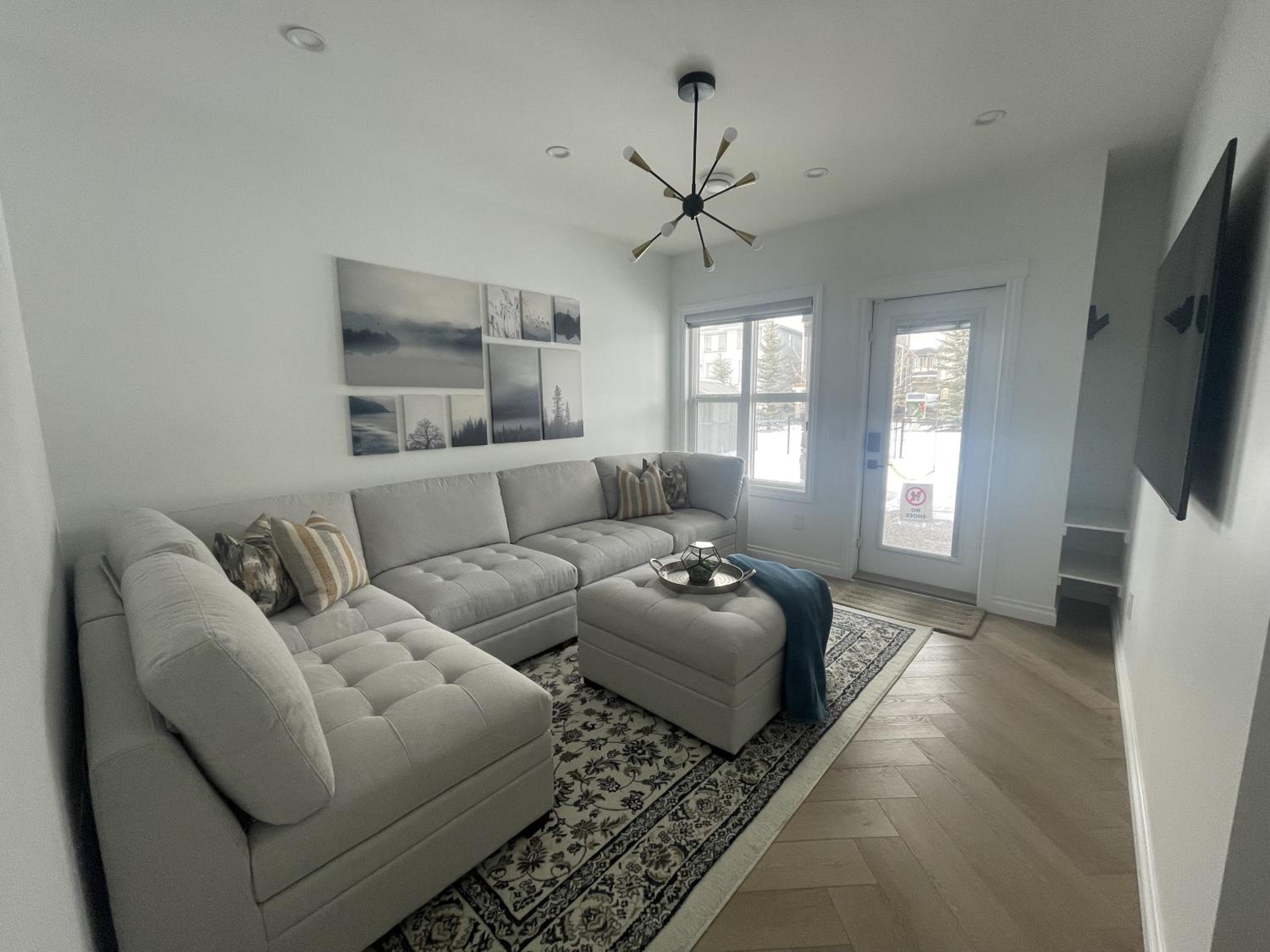 Elite Guest Walkout Basement Suite Retreat