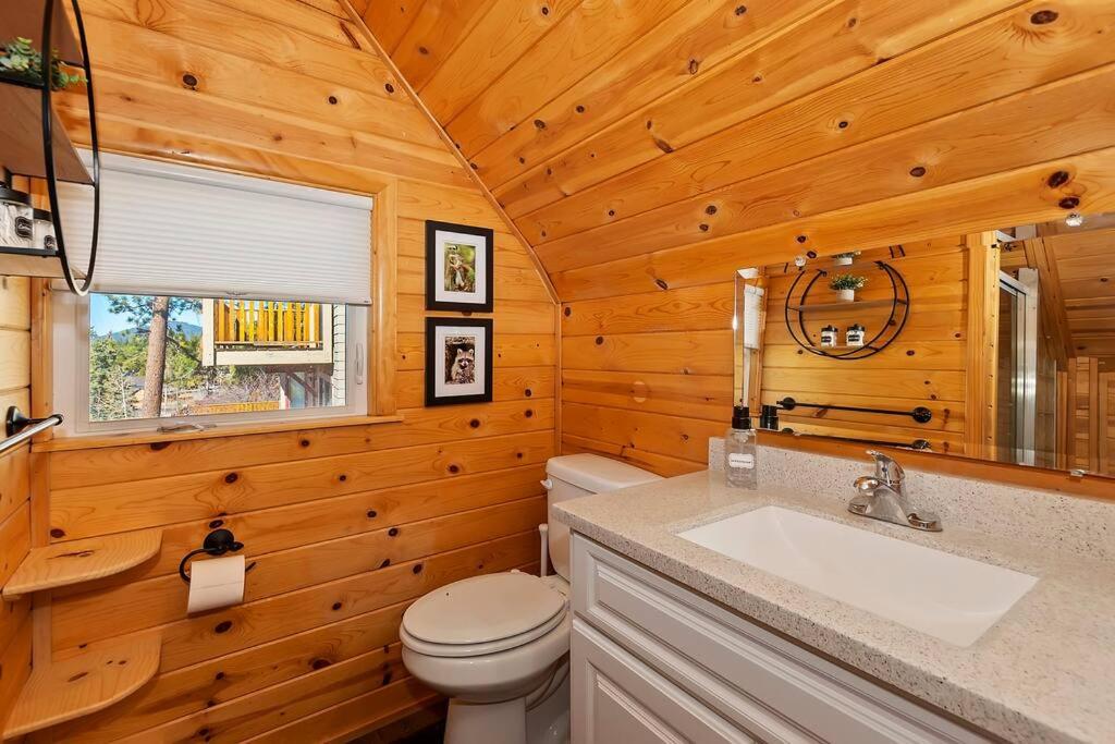 Silver Fox Den W Ski Slopes and Golf Course Views view 5