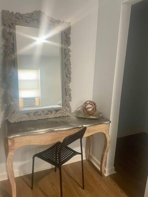 Casa Carmel 2BR Apartment - Near Downtown Detroit & Ferndale view 4
