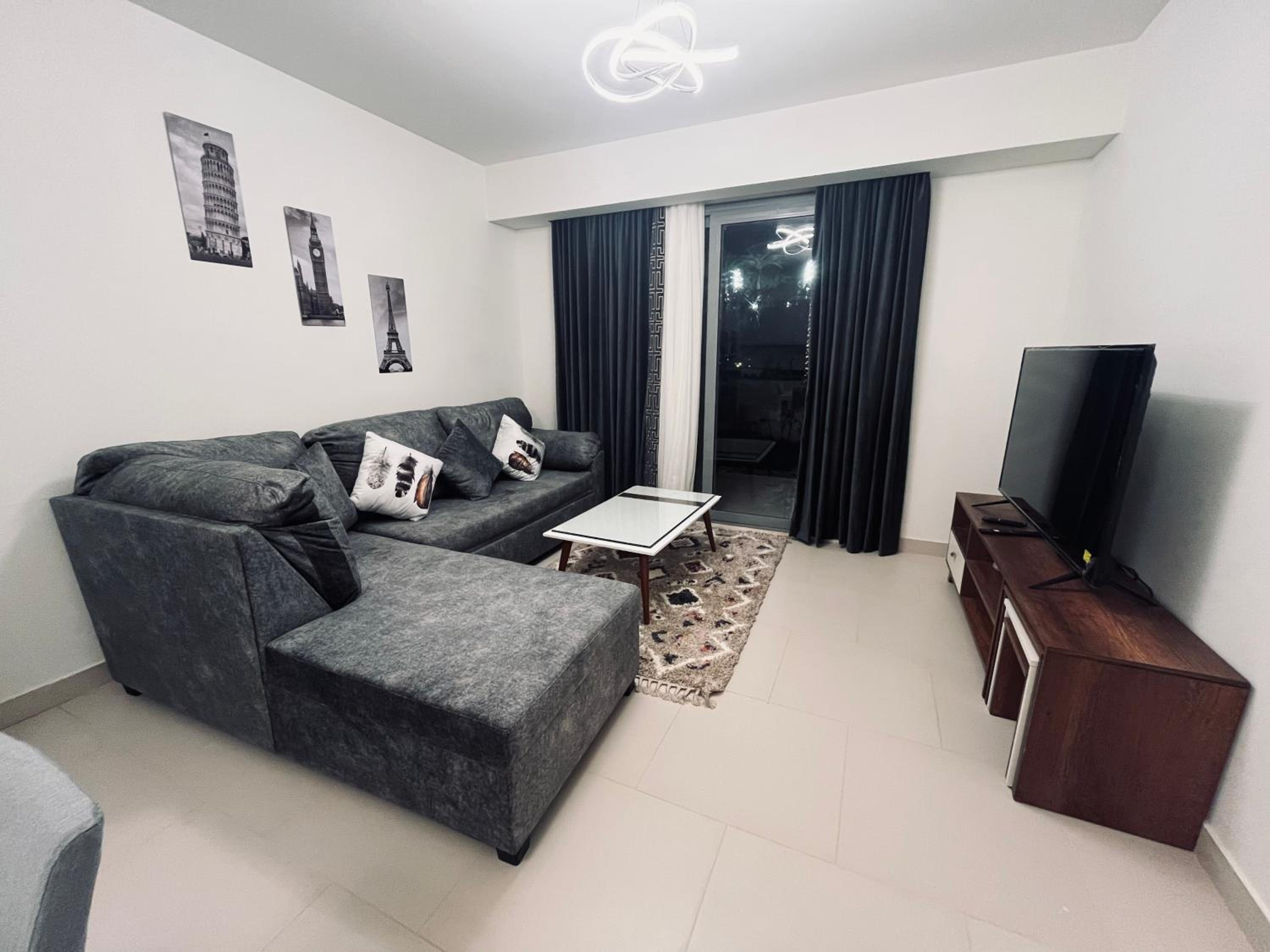 Luxury Chalet with Private Garden & Pool View in Marassi