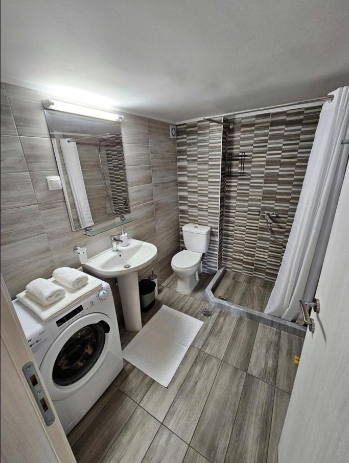 Nikolas Home II photo 5