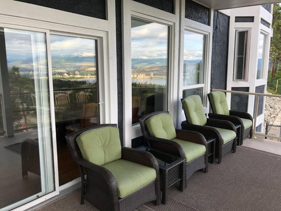 heated pool, hot tub, 3 AC ensuites, lake view